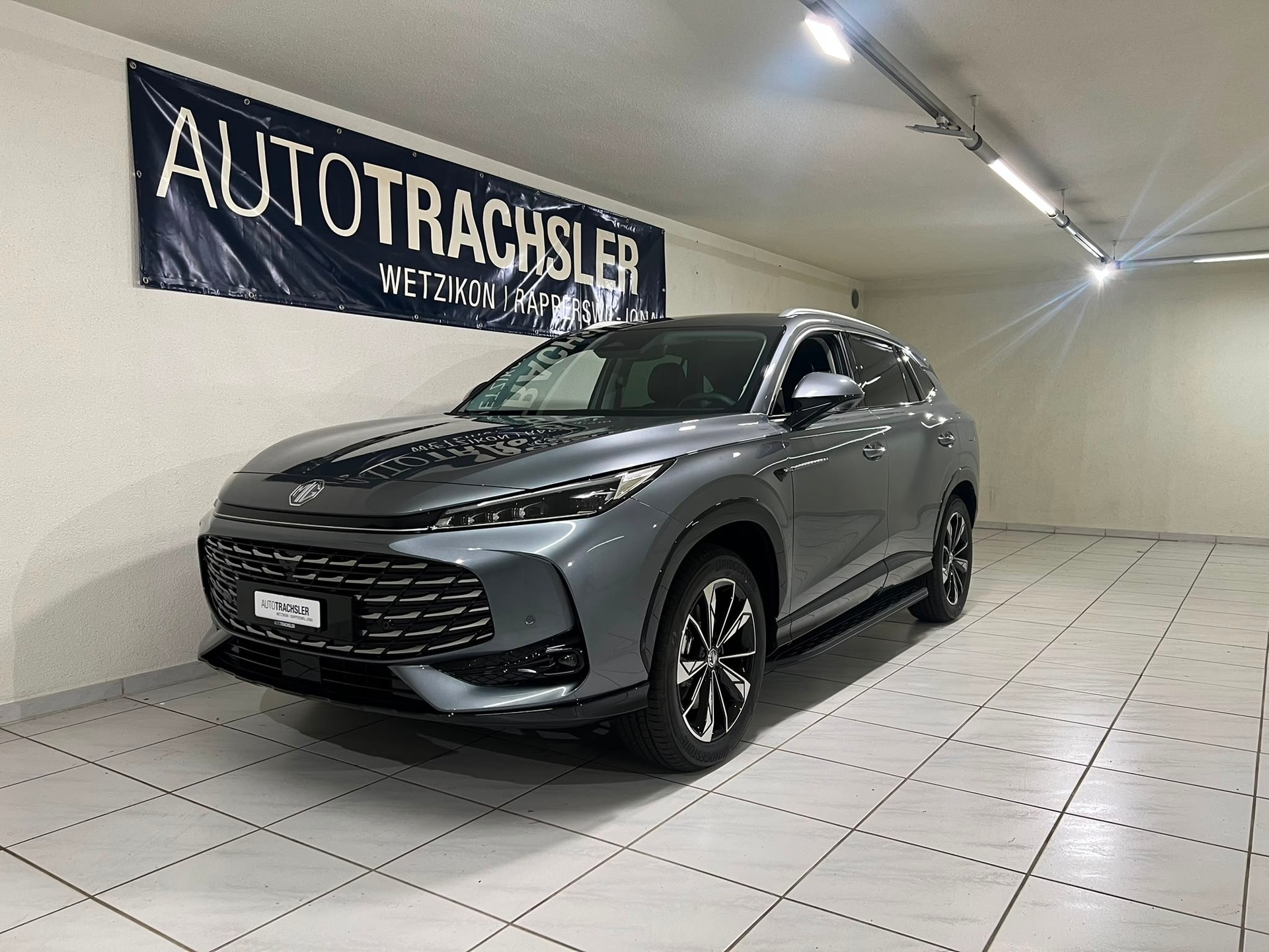 MG HS 1.5 T PHEV Luxury-image-1