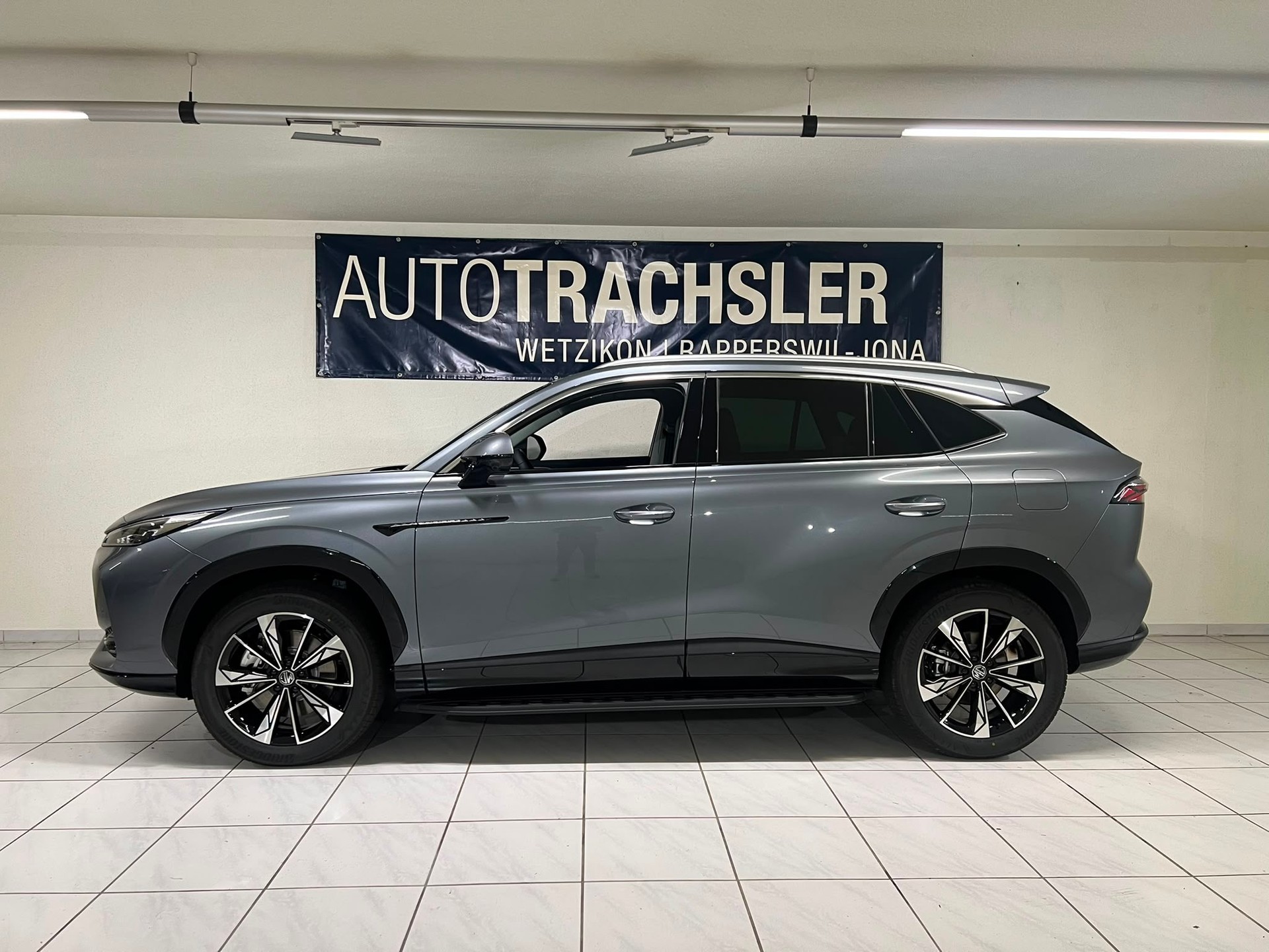 MG HS 1.5 T PHEV Luxury-image-5