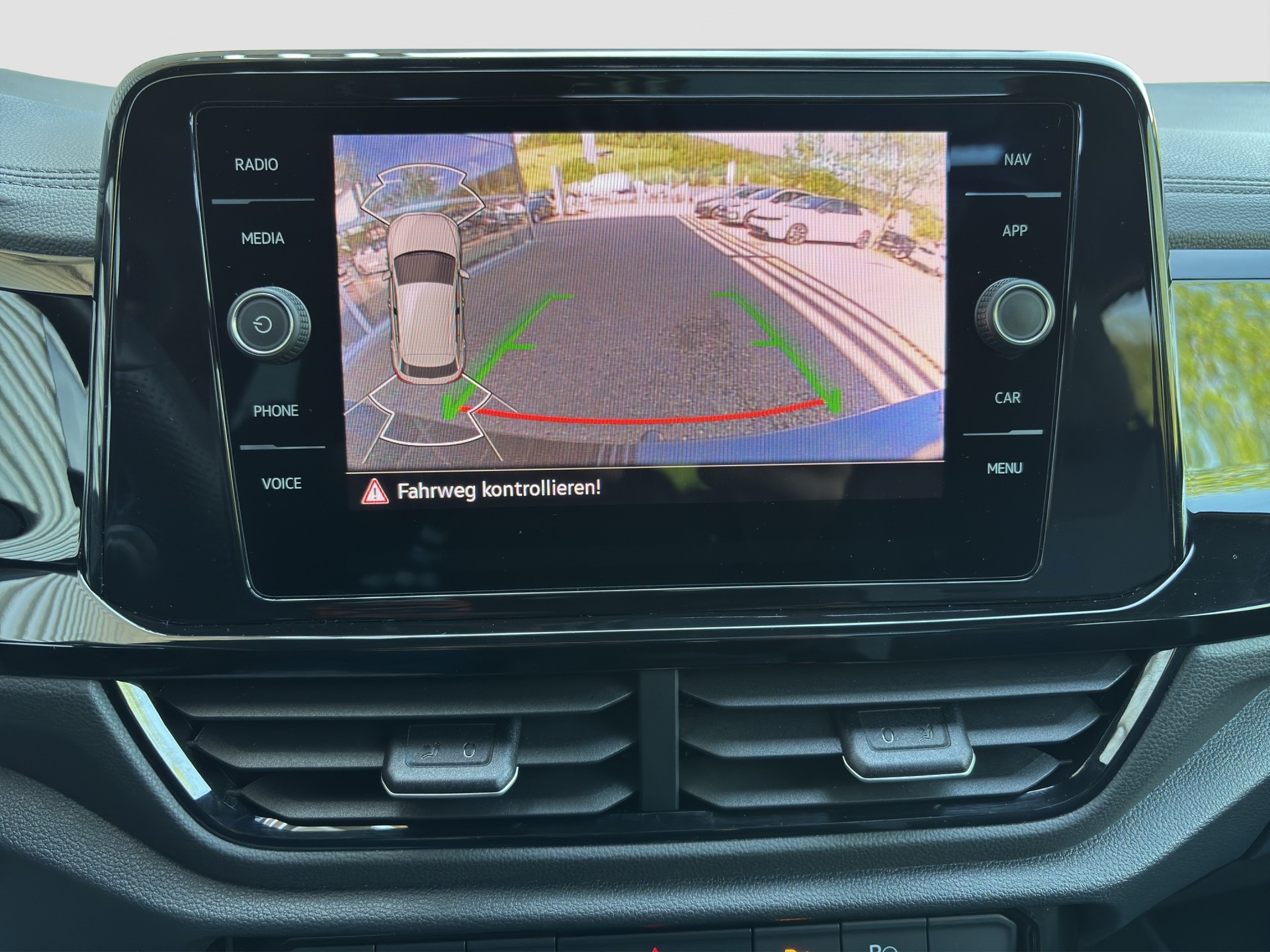 VW T-Roc 2.0 TSI R DSG 4Motion-image-10