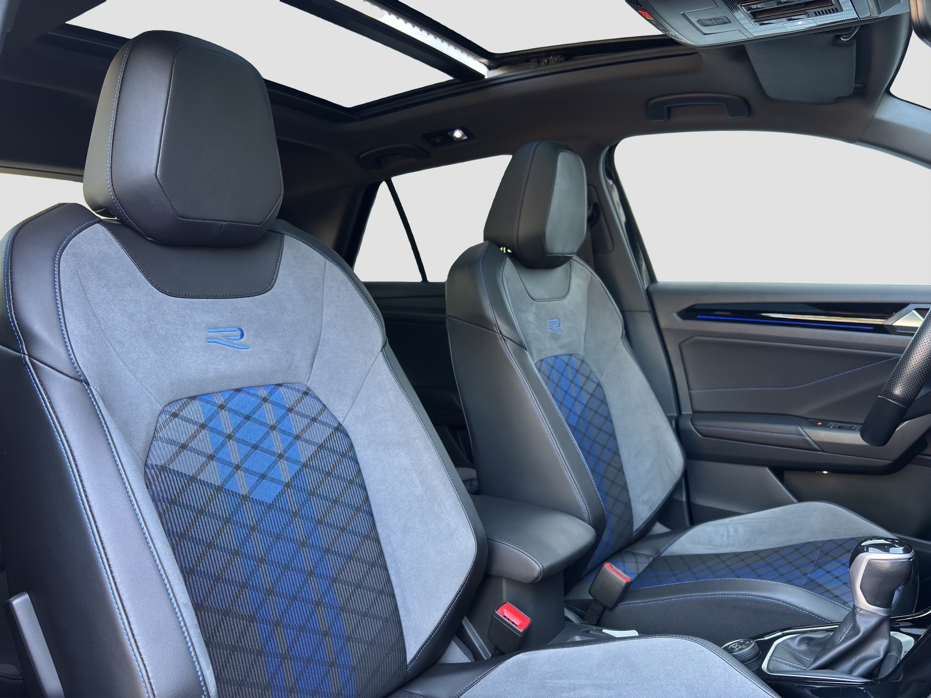 VW T-Roc 2.0 TSI R DSG 4Motion-image-15