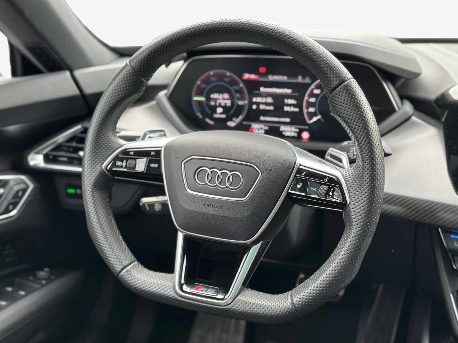 AUDI RS e-tron GT quattro-image-9