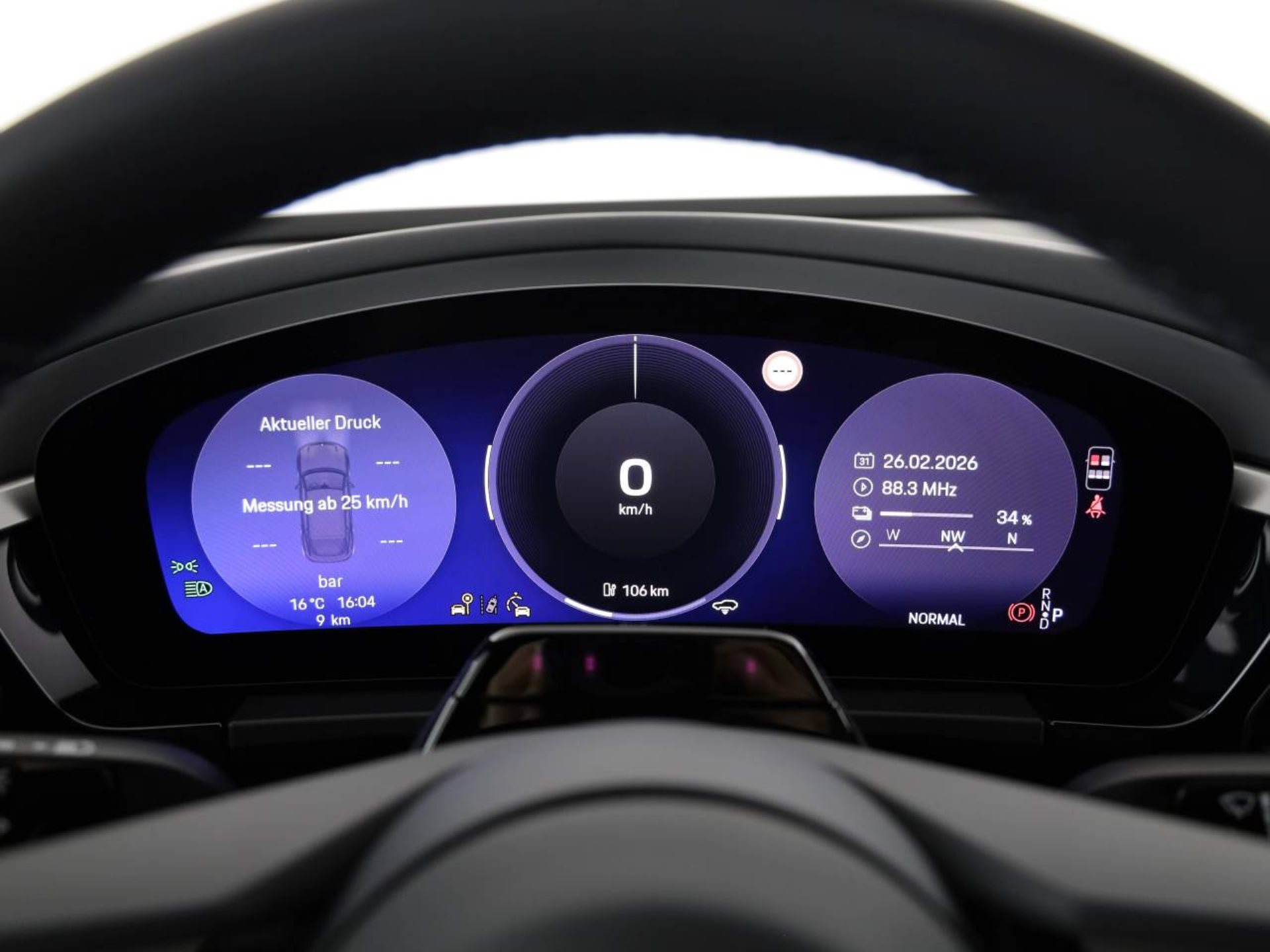 PORSCHE Macan-image-10