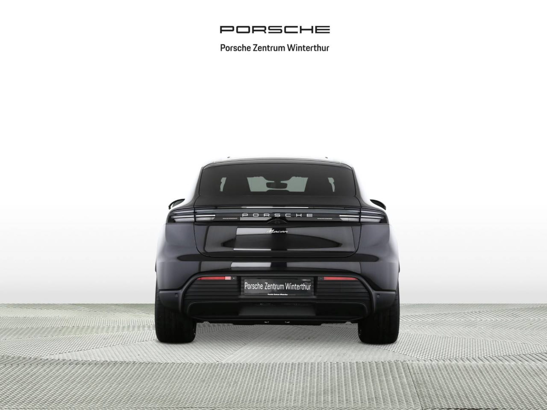 PORSCHE Macan-image-6