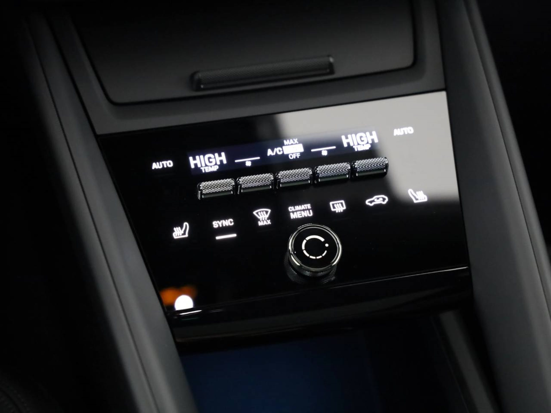 PORSCHE Macan-image-12