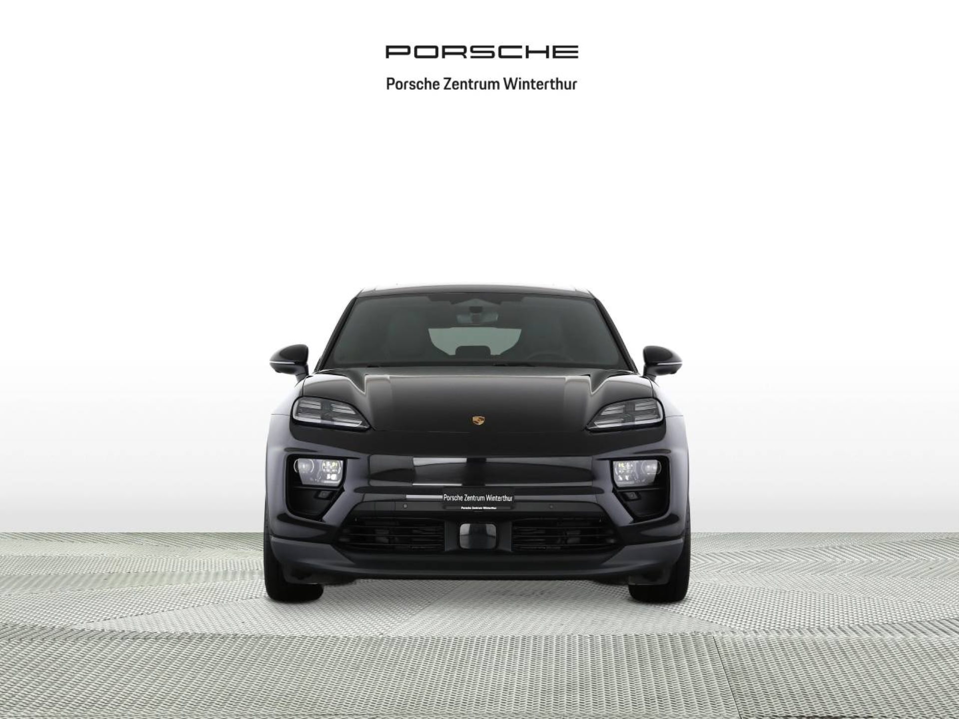 PORSCHE Macan-image-5