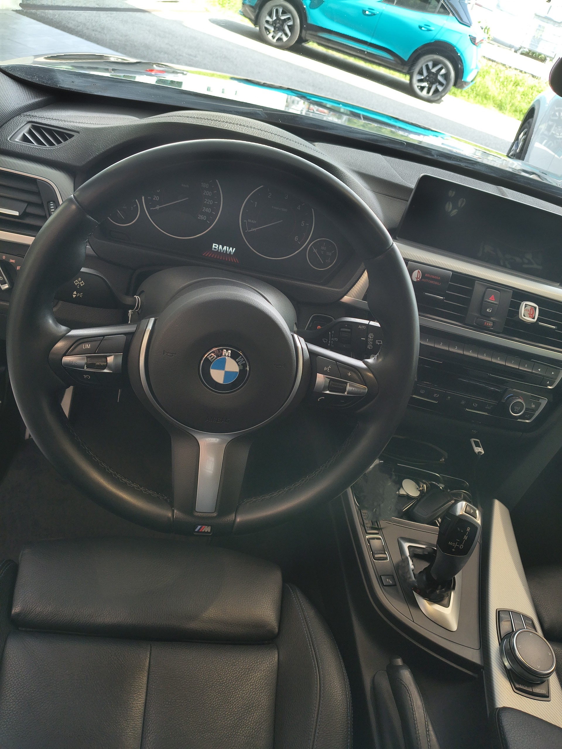 BMW 320d xDrive Touring Edition M Sport Steptronic-image-7