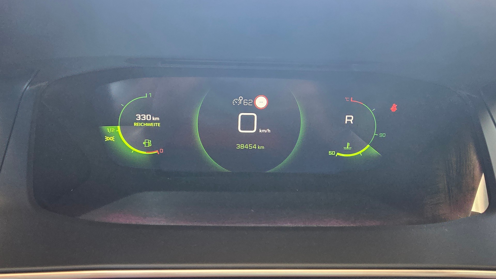 PEUGEOT 208 1.2 PureTech GT EAT8 CH Fahrzeug-showroom-element-3