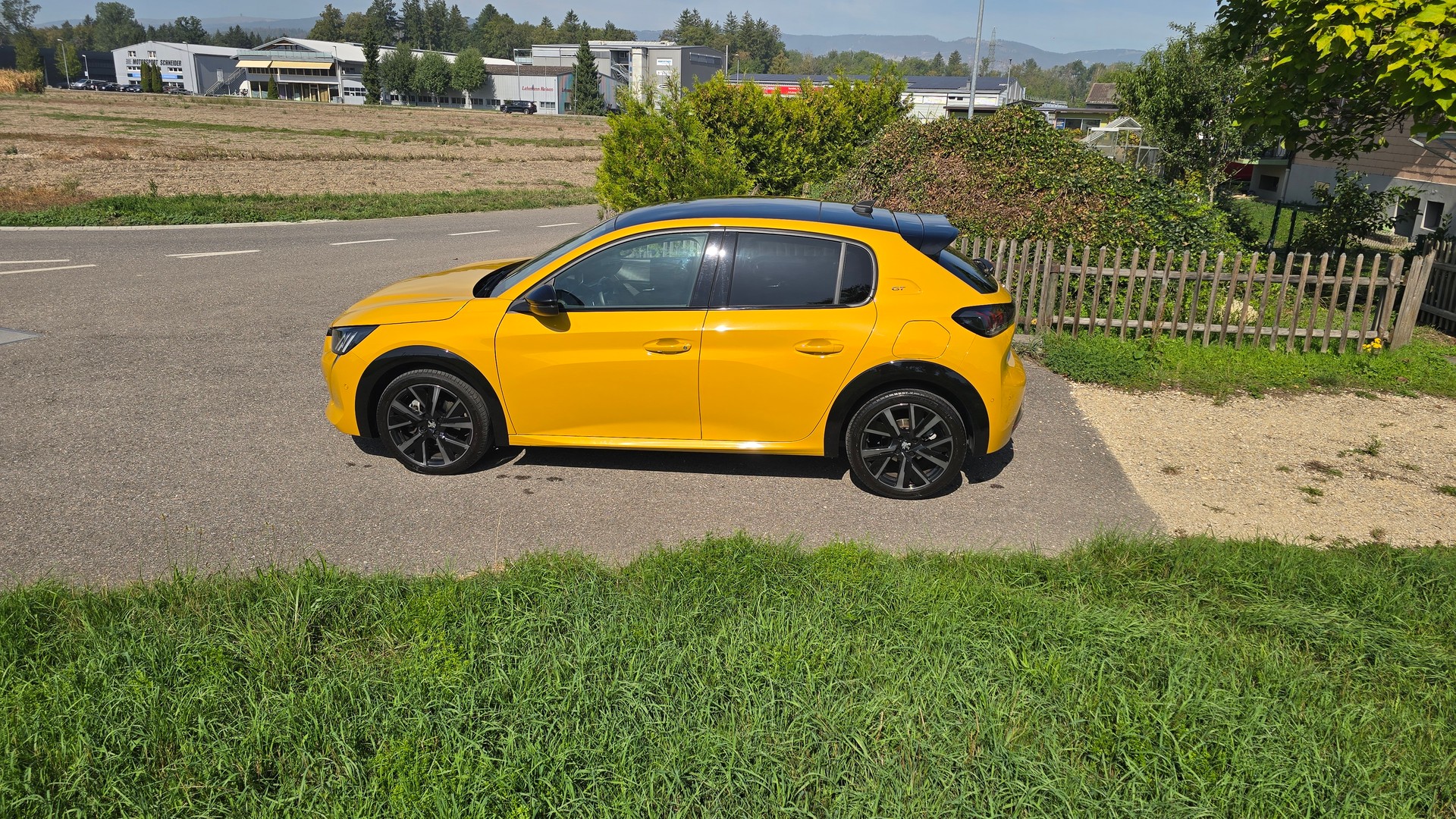 PEUGEOT 208 1.2 PureTech GT EAT8 CH Fahrzeug-image-25