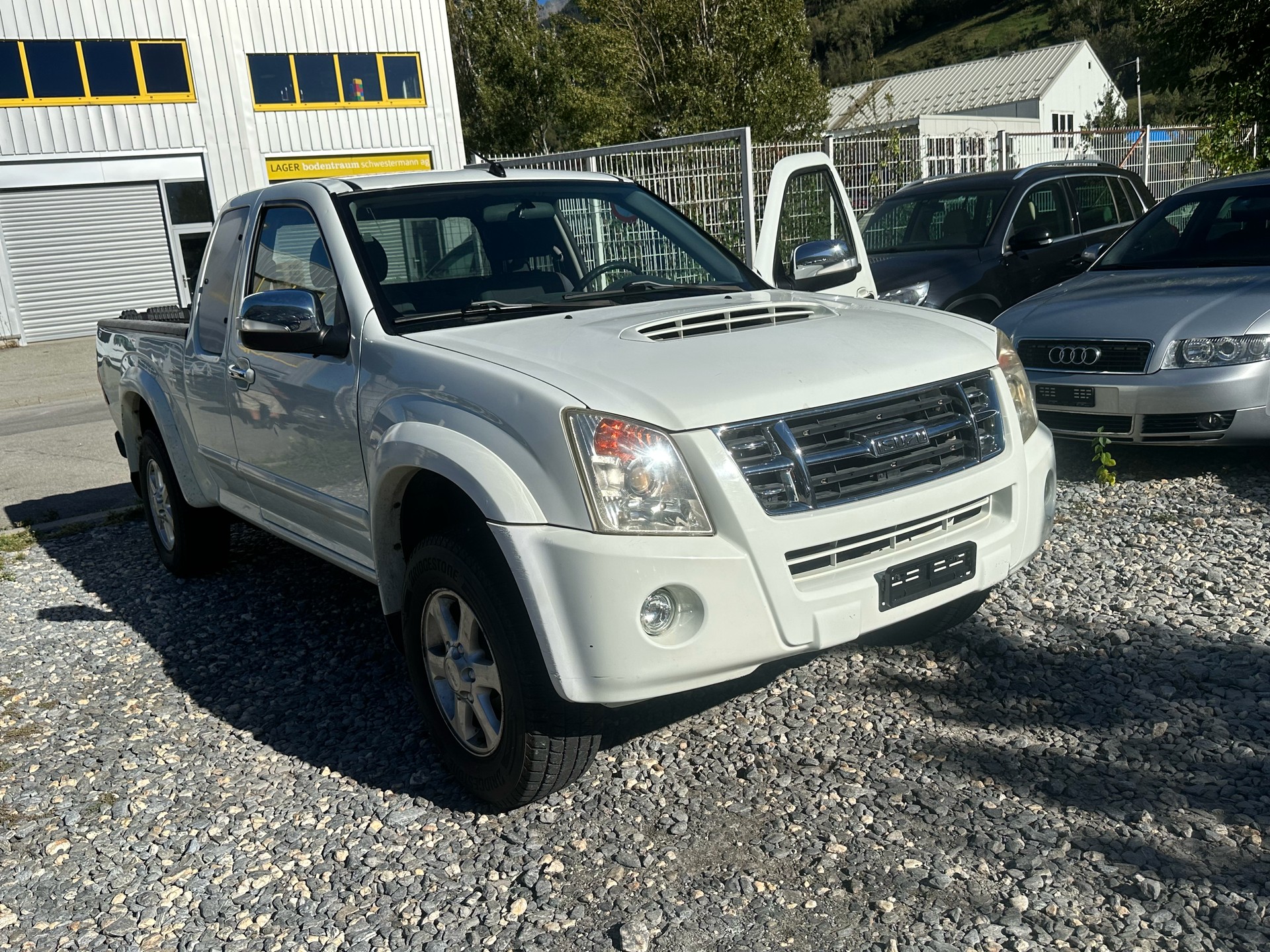 ISUZU D-MAX SpaceCab LS 3.0 4x4-image-0