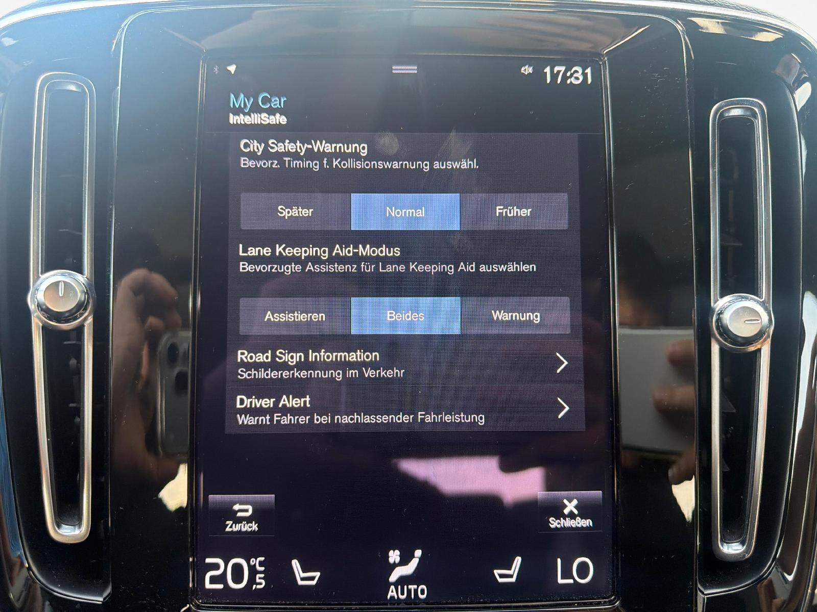VOLVO XC40 1.5 T4 PiH Ultimate Dark-image-14