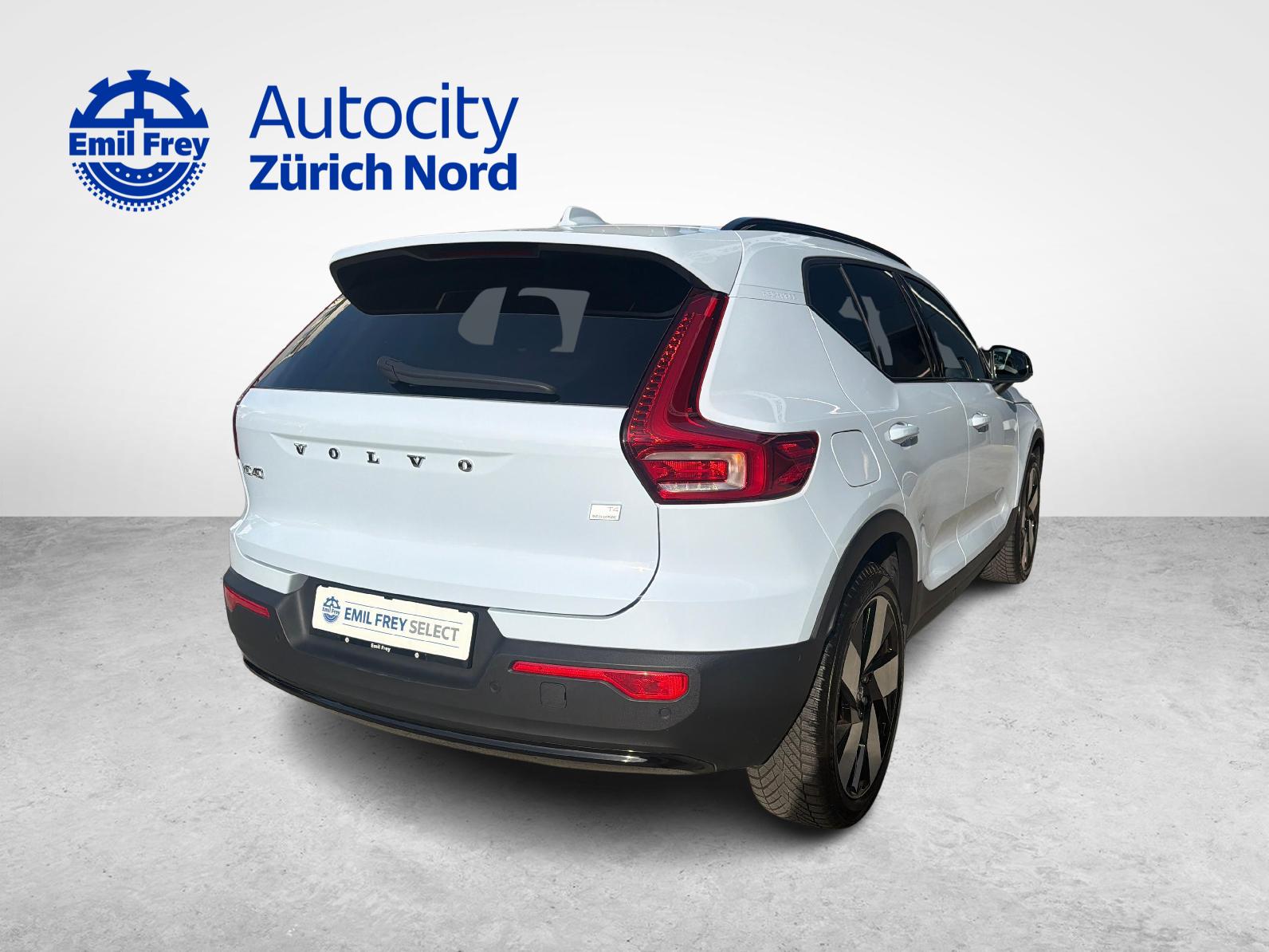 VOLVO XC40 1.5 T4 PiH Ultimate Dark-image-4