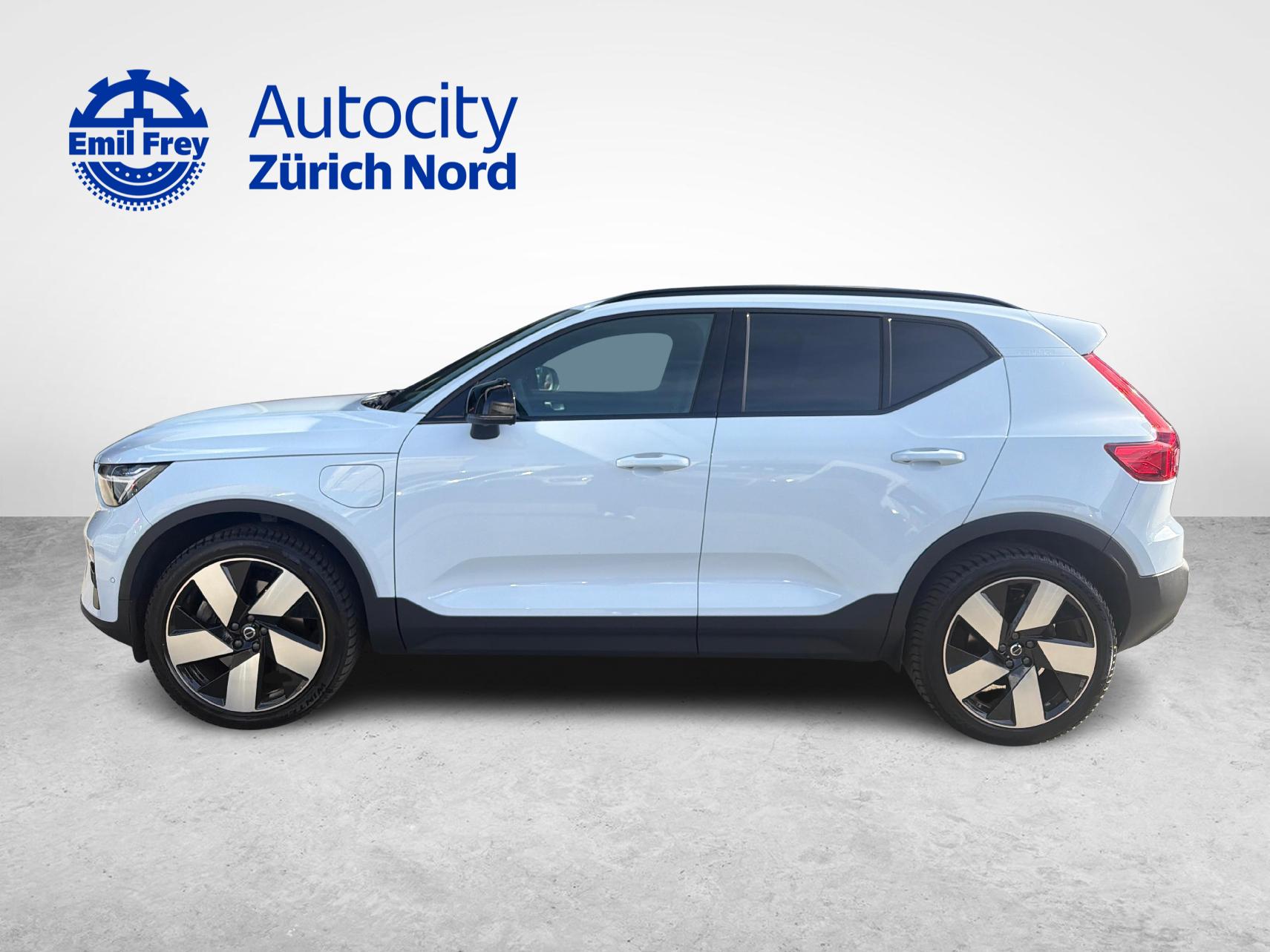 VOLVO XC40 1.5 T4 PiH Ultimate Dark-image-1