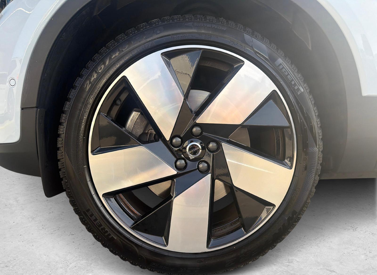 VOLVO XC40 1.5 T4 PiH Ultimate Dark-image-12