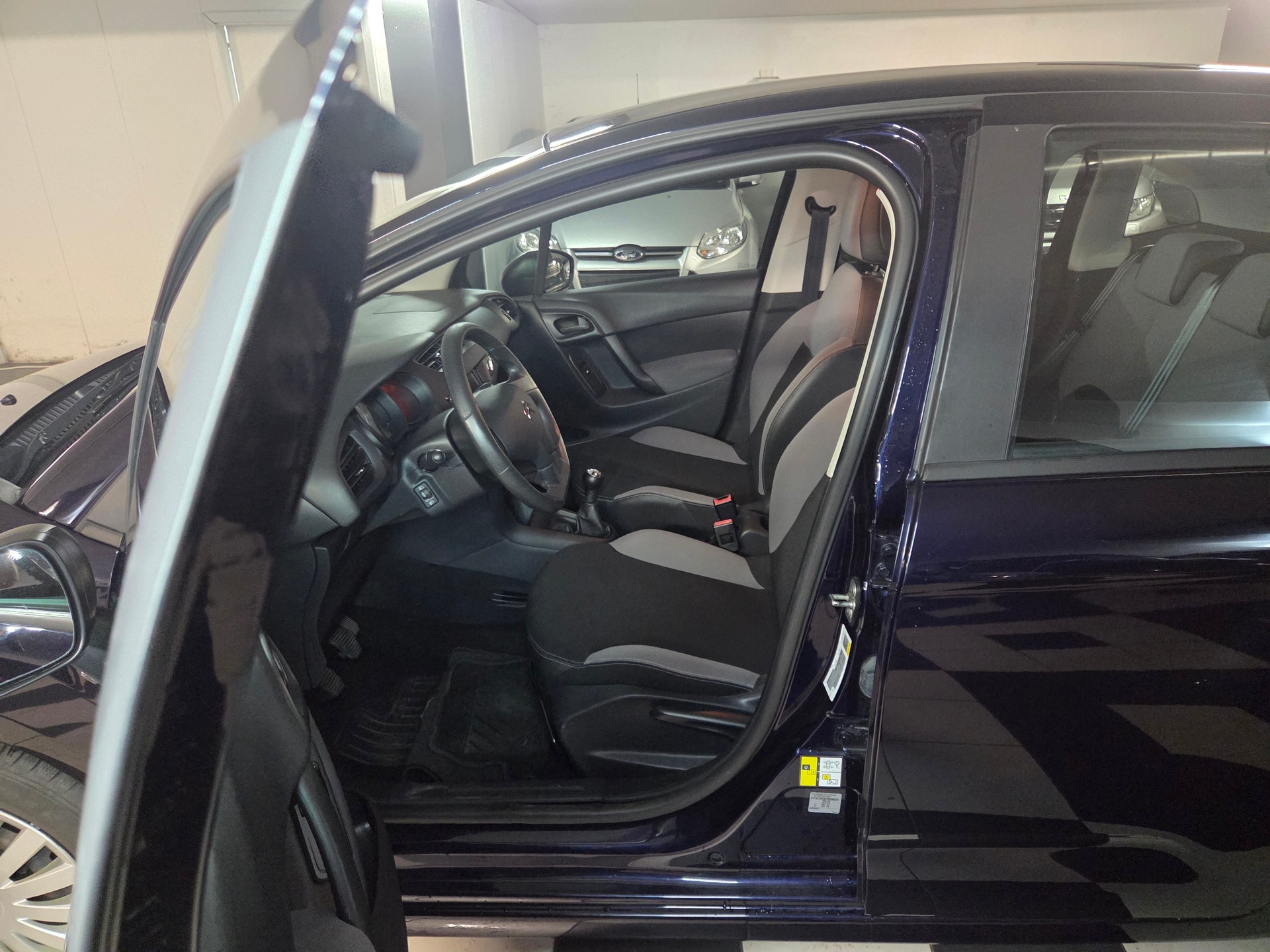 CITROEN C3 1.0i Attraction-image-7