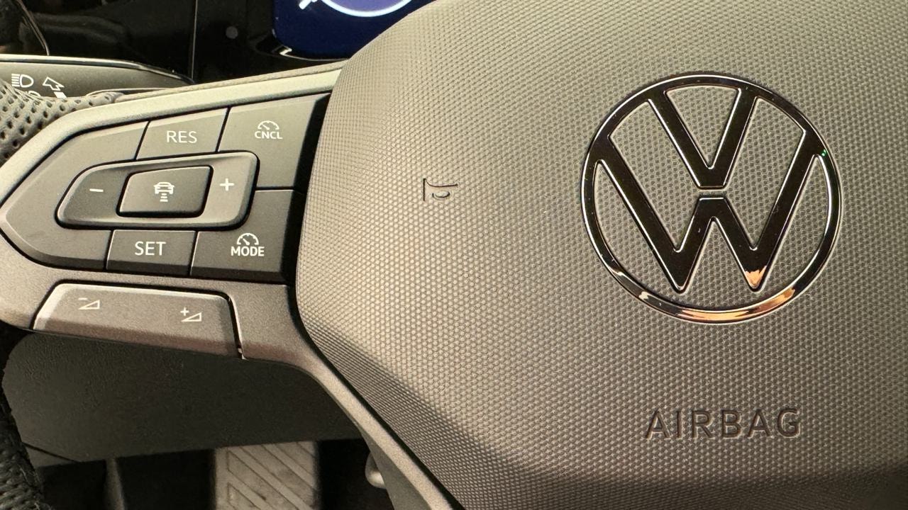 VW Golf 2.0 TSI GTI Edition 50 DSG-image-9