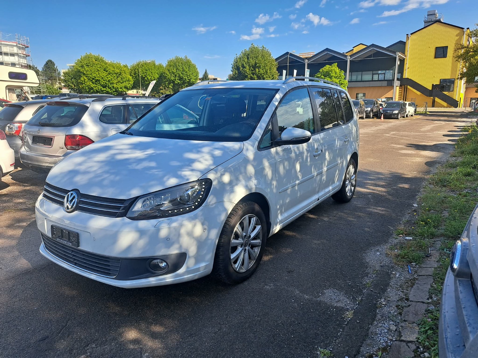 VW Touran 1.4 TSI Highline DSG-image-2
