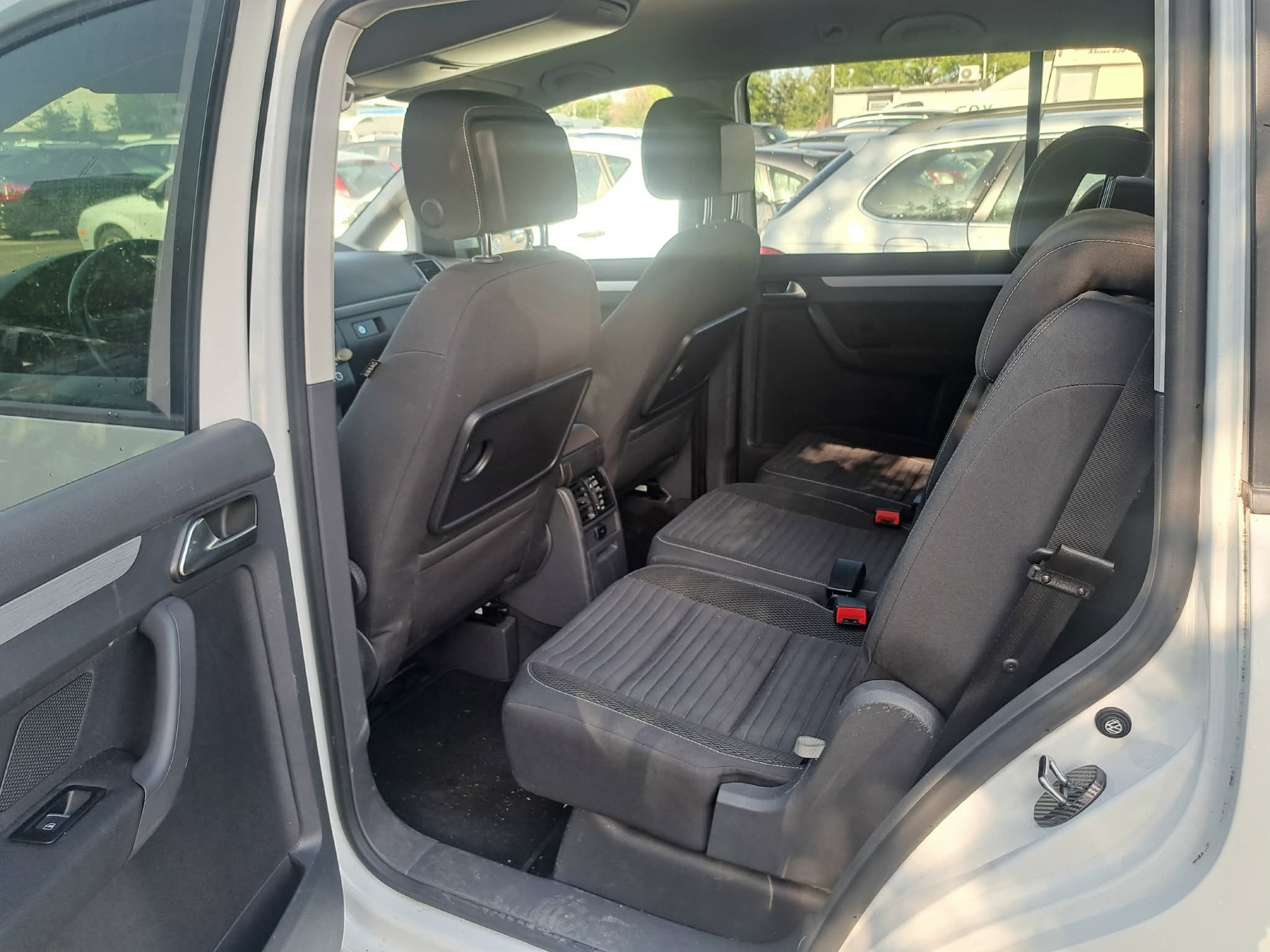 VW Touran 1.4 TSI Highline DSG-image-4