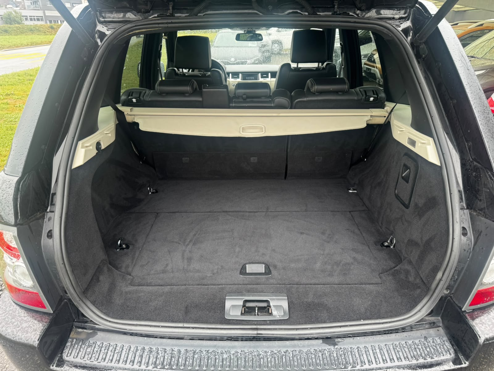 LAND ROVER Range Rover Sport 3.0 TDV6 Zermatt Automatic-image-12