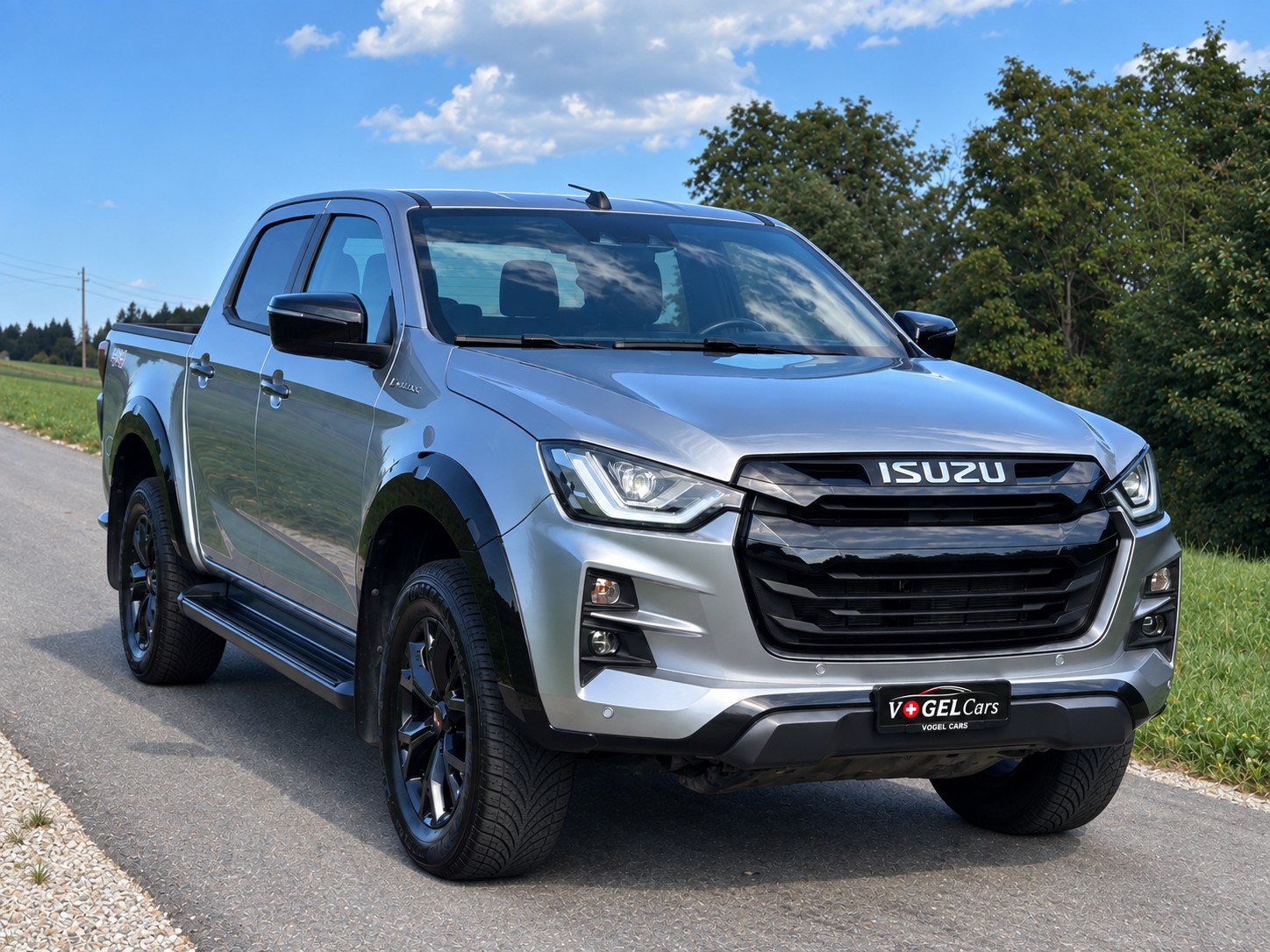 ISUZU D-MAX 1.9 CrewCab N60FF V-Cross 4x4 AT-image-2