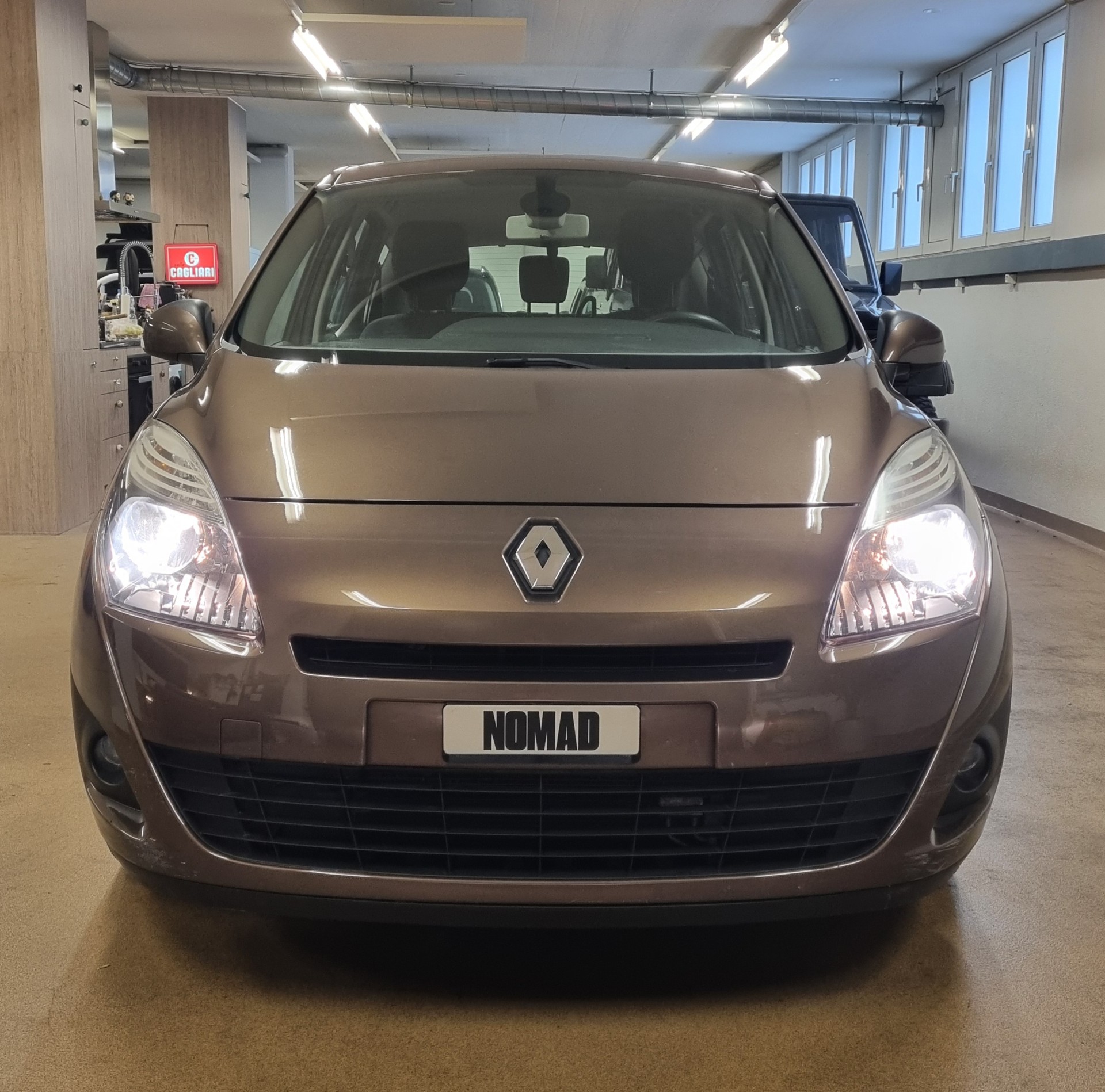 RENAULT Grand Scénic 2.0 16V Dynamique X-Tronic CVT-image-1