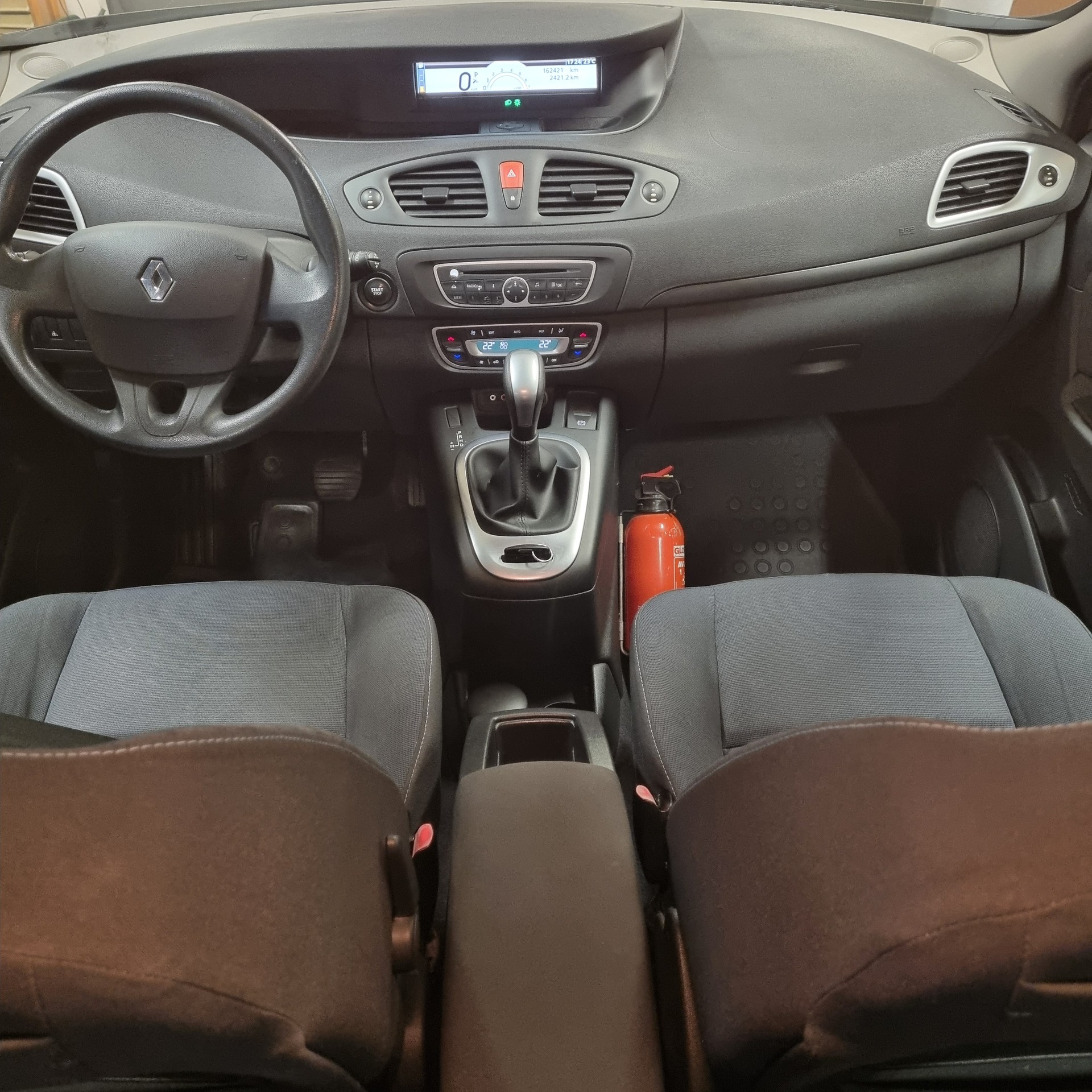 RENAULT Grand Scénic 2.0 16V Dynamique X-Tronic CVT-image-16