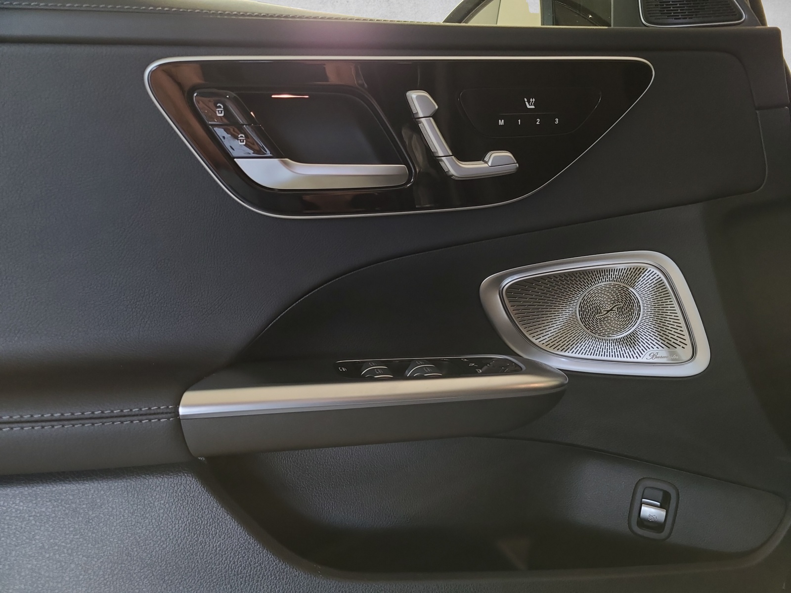 MERCEDES-BENZ C 220 d Swiss Star 4M AMG Line-image-14