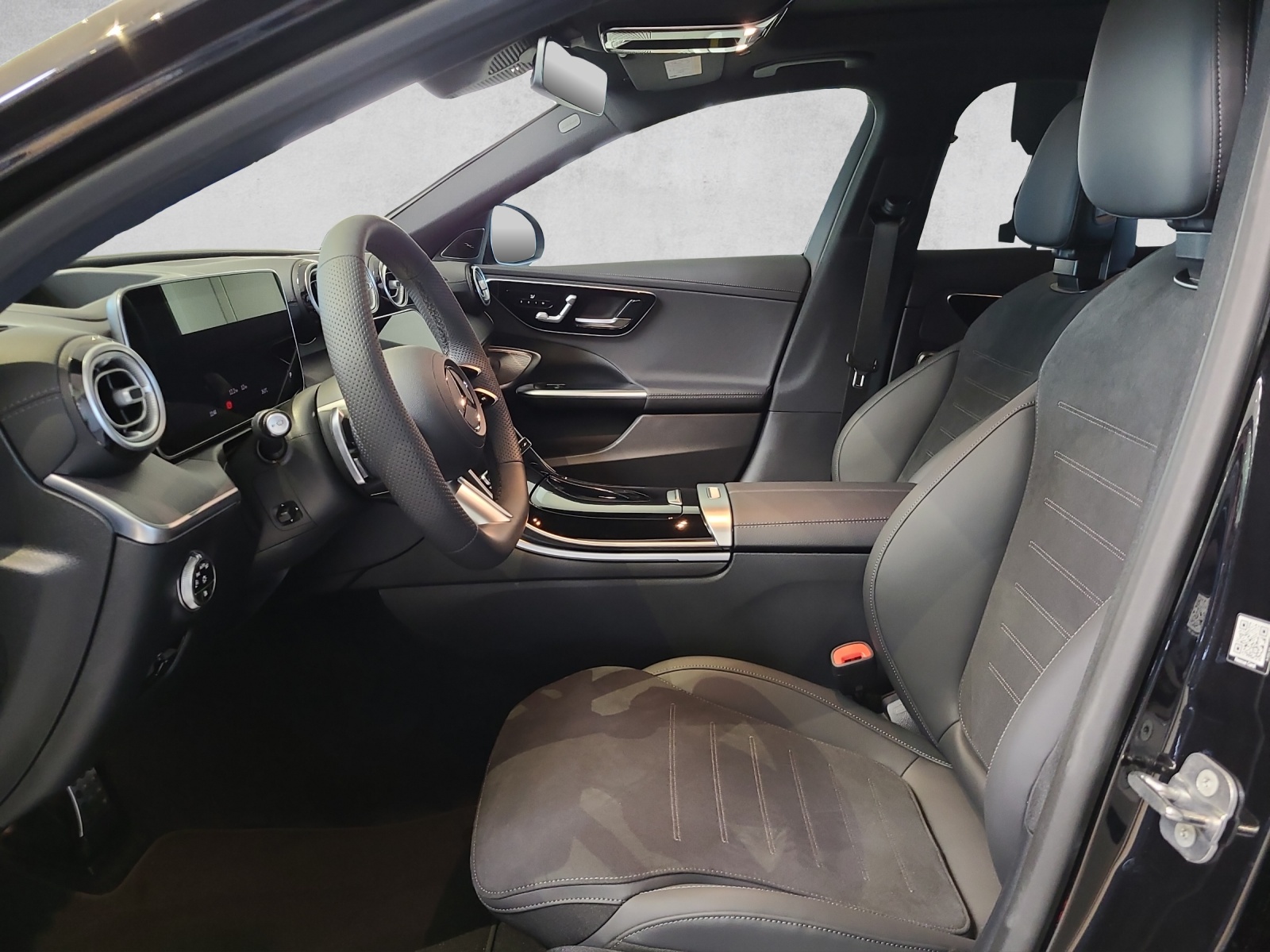 MERCEDES-BENZ C 220 d Swiss Star 4M AMG Line-image-12