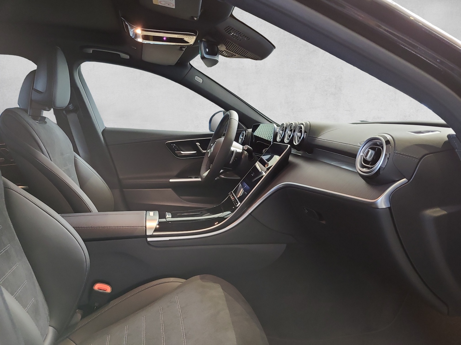 MERCEDES-BENZ C 220 d Swiss Star 4M AMG Line-image-13