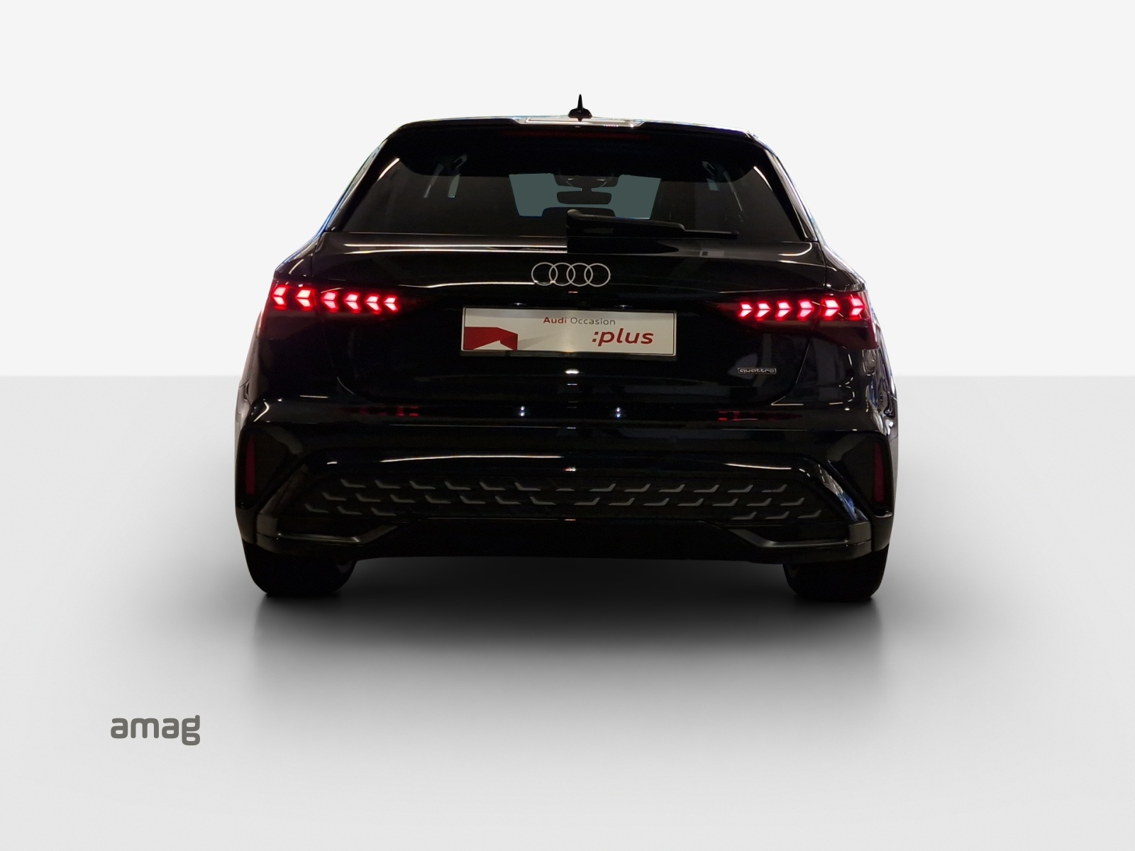 AUDI A3 Sportback TFSI 150 kW quattro S line S tronic-image-3