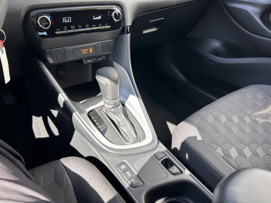 TOYOTA Yaris 1.5 Comfort e-CVT-image-10