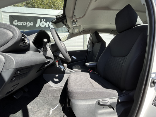 TOYOTA Yaris 1.5 Comfort e-CVT-image-7