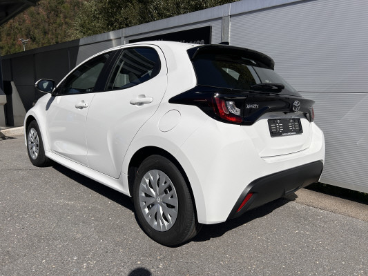 TOYOTA Yaris 1.5 Comfort e-CVT-image-3
