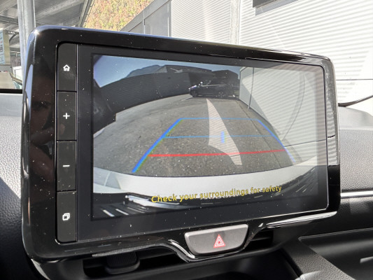 TOYOTA Yaris 1.5 Comfort e-CVT-image-13
