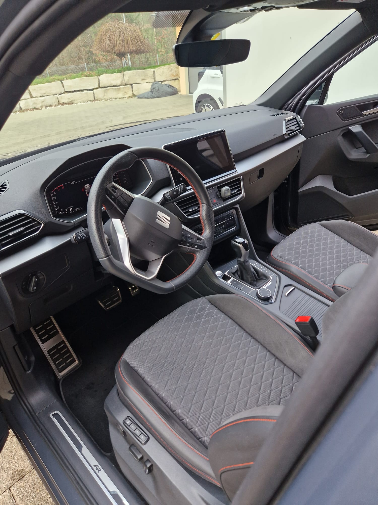SEAT Hola FR 4Drive 290PS Vollausstattung CH-Fahrzeug!-image-5