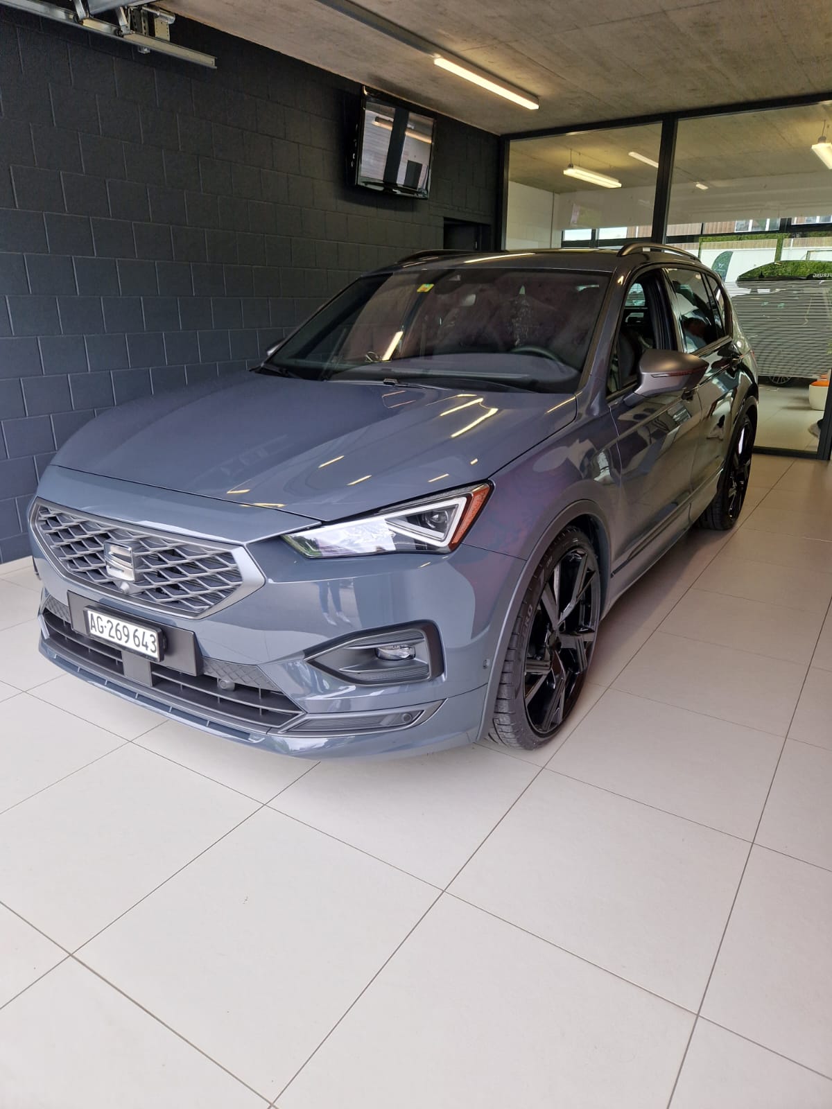 SEAT Hola FR 4Drive 290PS Vollausstattung CH-Fahrzeug!-image-2