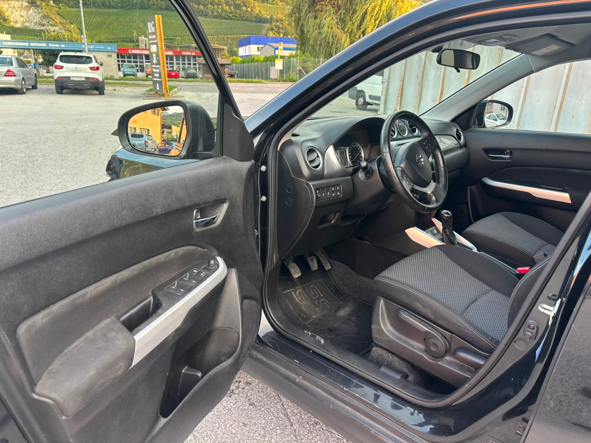 SUZUKI Vitara 1.6 Compact+-image-9