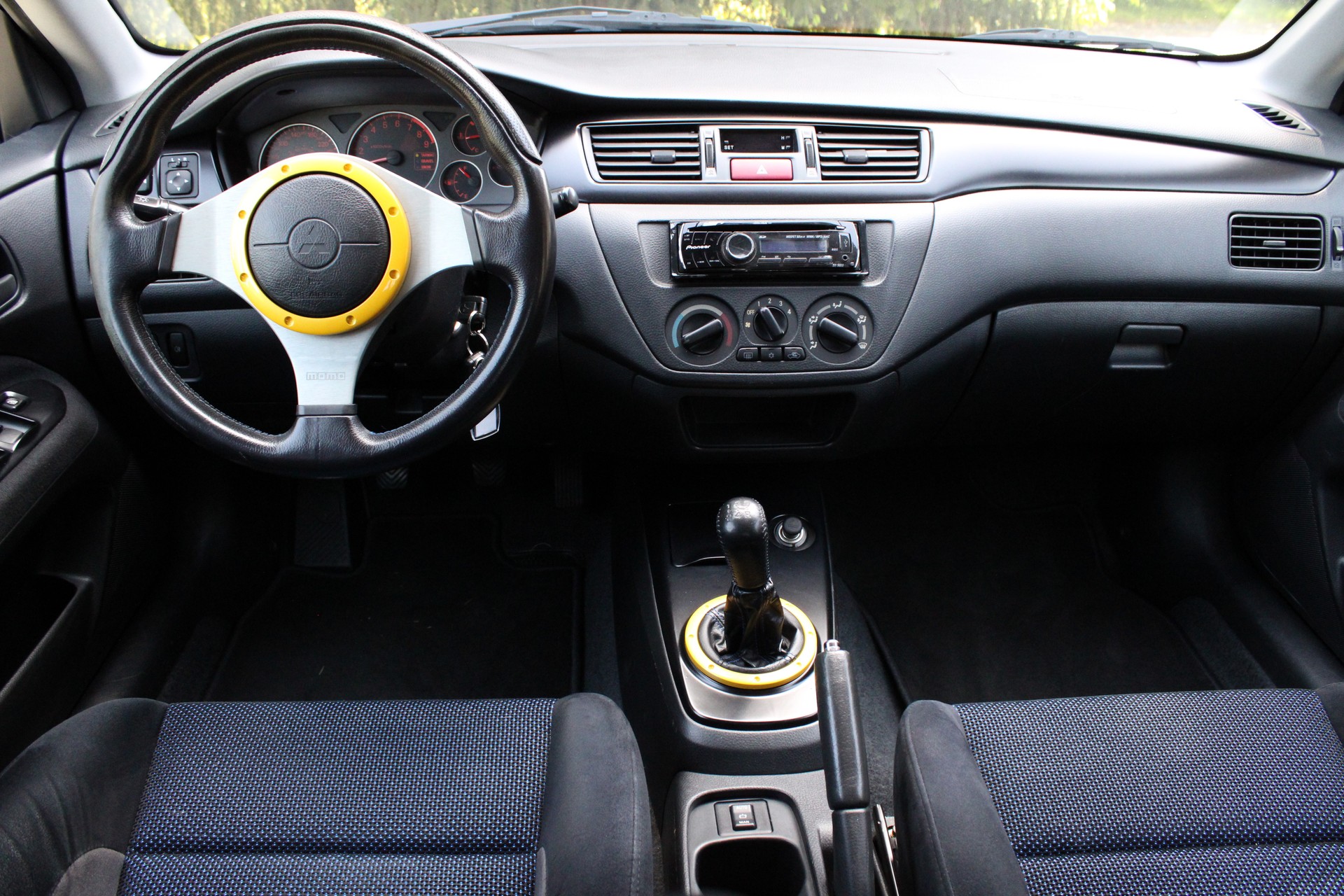 MITSUBISHI Lancer Evo VII-image-10