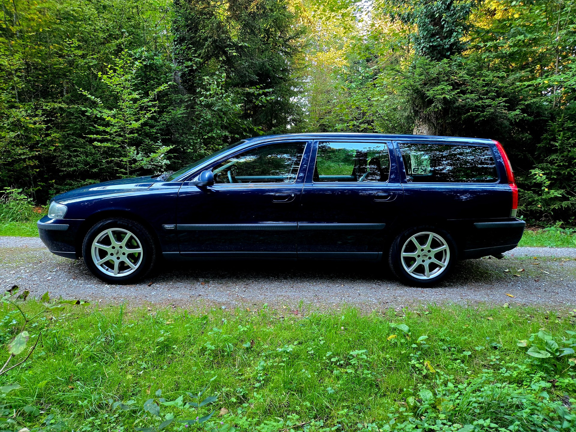 VOLVO V70 2.4T-image-9