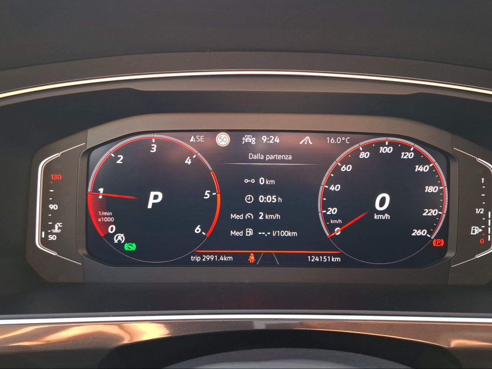 VW Tiguan 2.0 TDI SCR R-Line 4Motion DSG-image-11