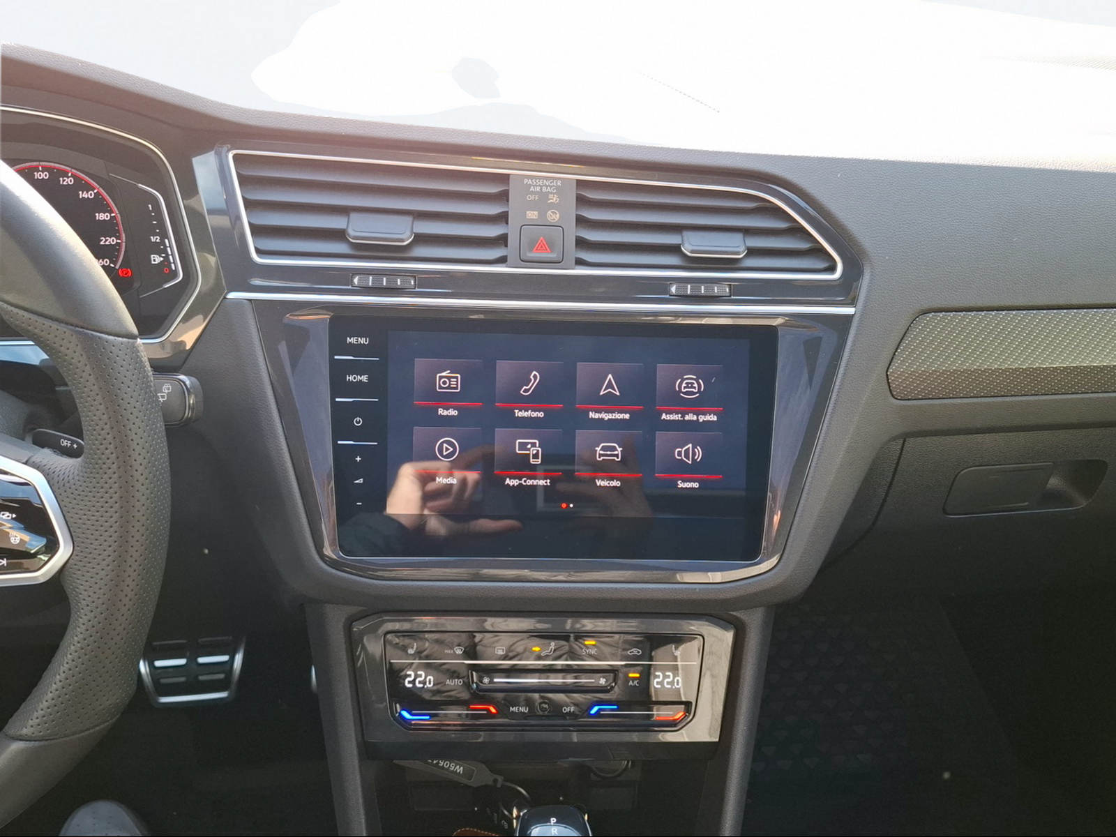 VW Tiguan 2.0 TDI SCR R-Line 4Motion DSG-image-12
