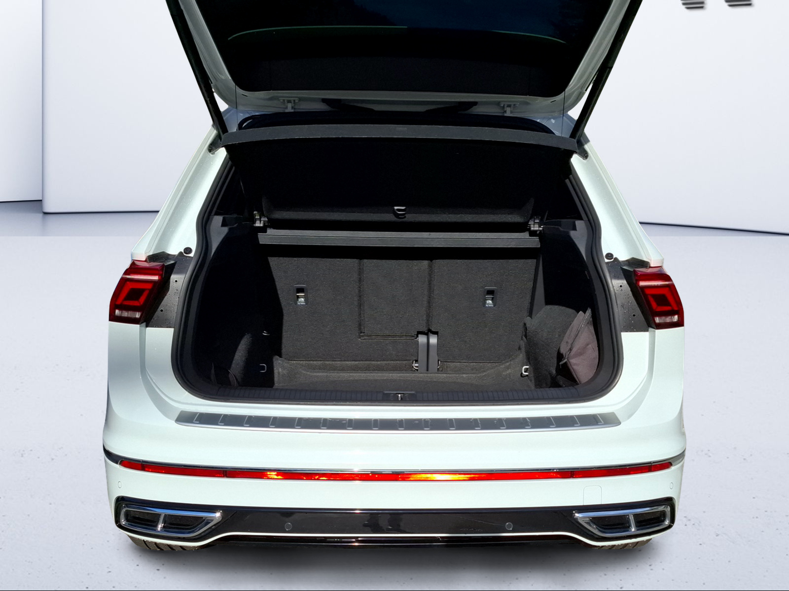 VW Tiguan 2.0 TDI SCR R-Line 4Motion DSG-image-8