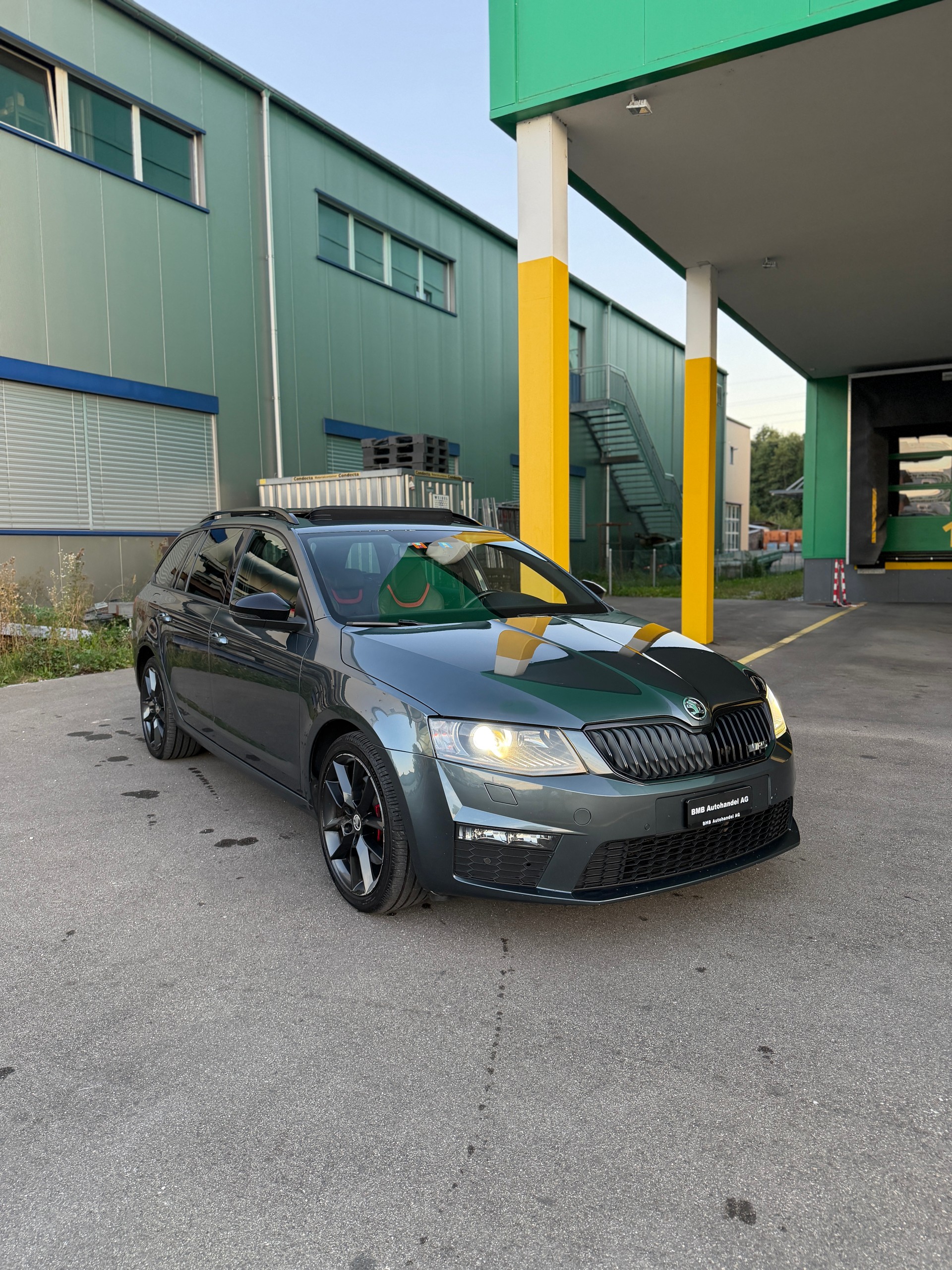 SKODA Octavia Combi 2.0 TDI RS 4x4 DSG-image-0