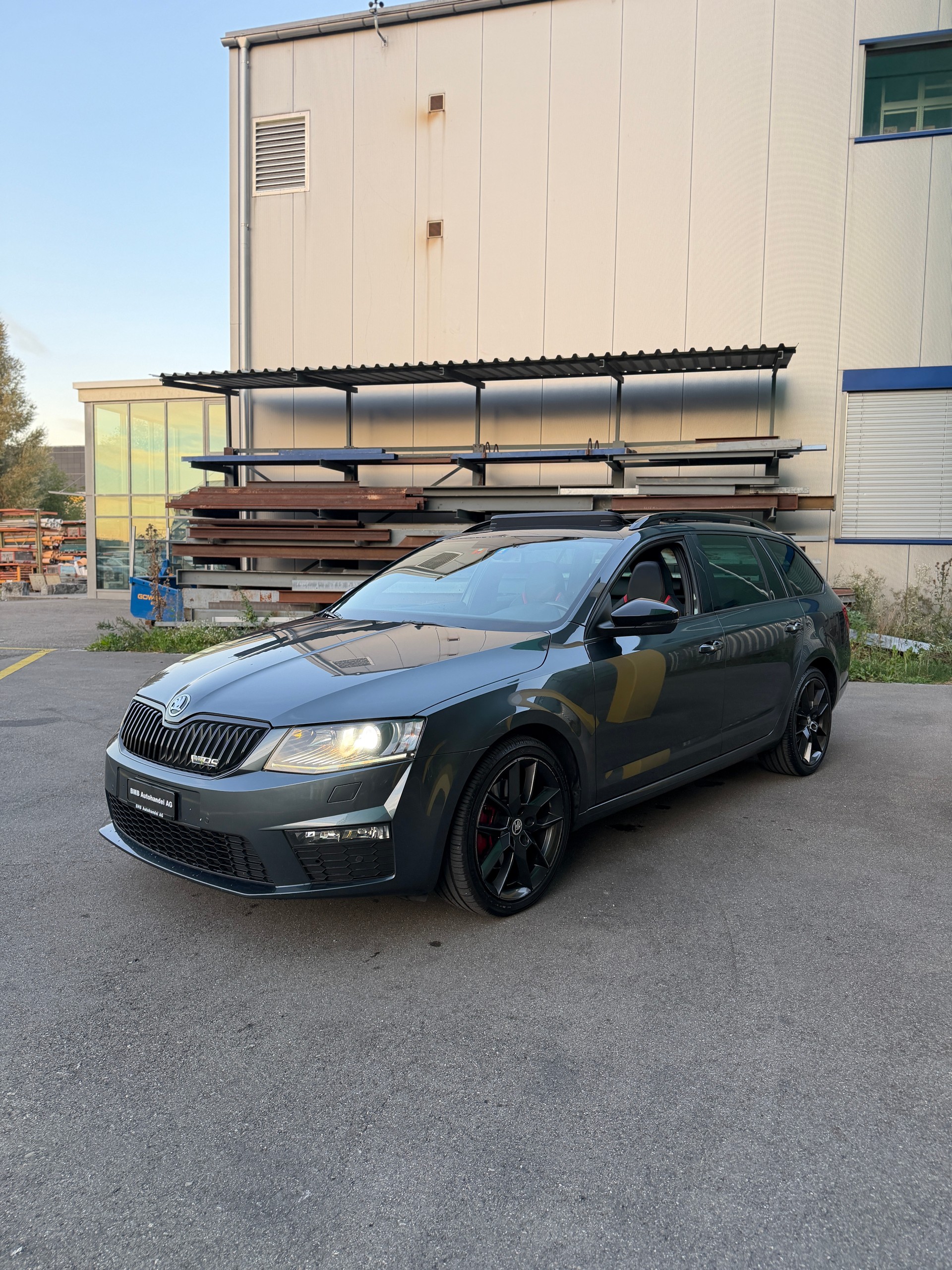 SKODA Octavia Combi 2.0 TDI RS 4x4 DSG-image-2