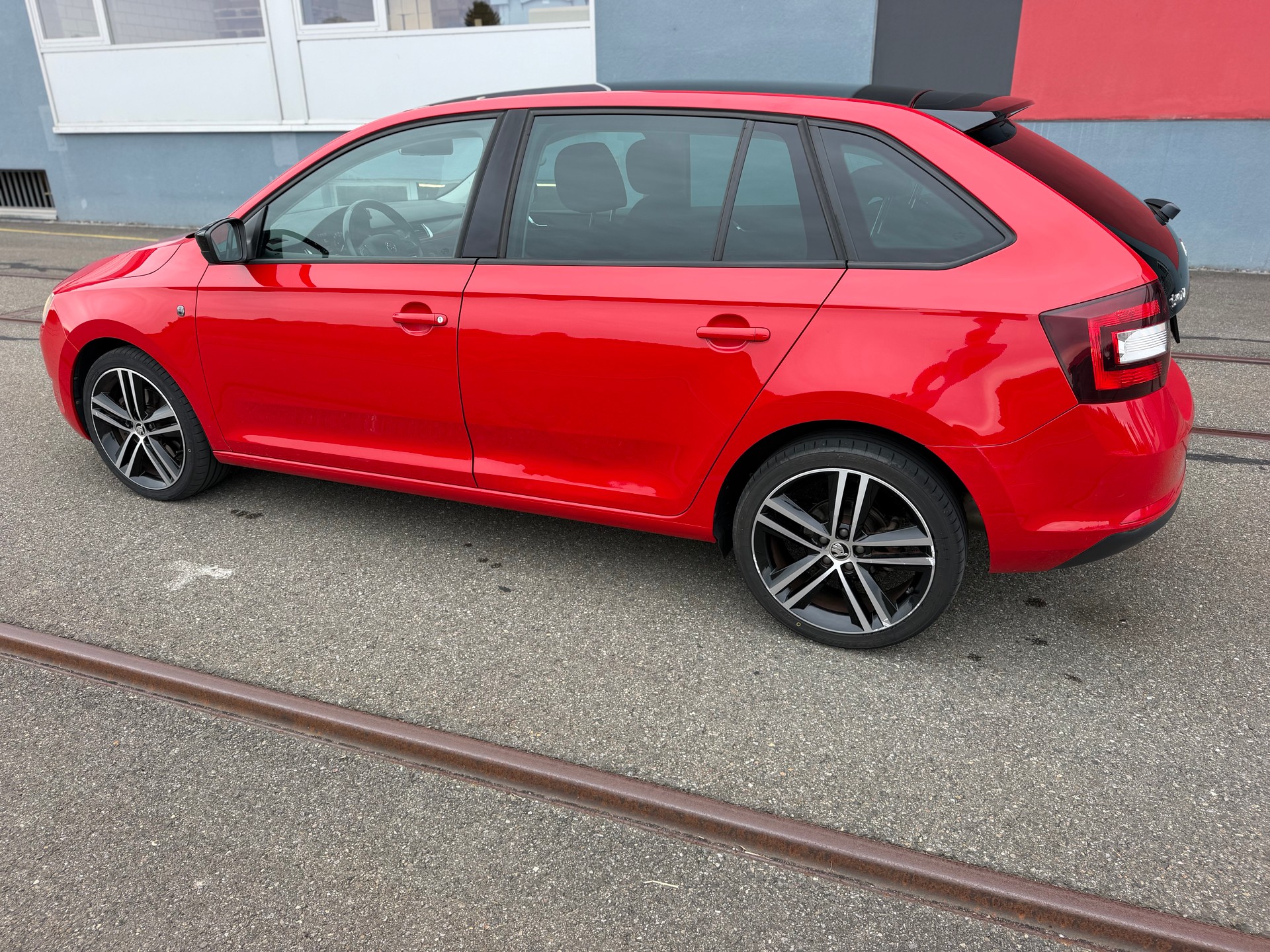 SKODA Rapid Spaceback 1.4 TSI Ambition DSG-image-7