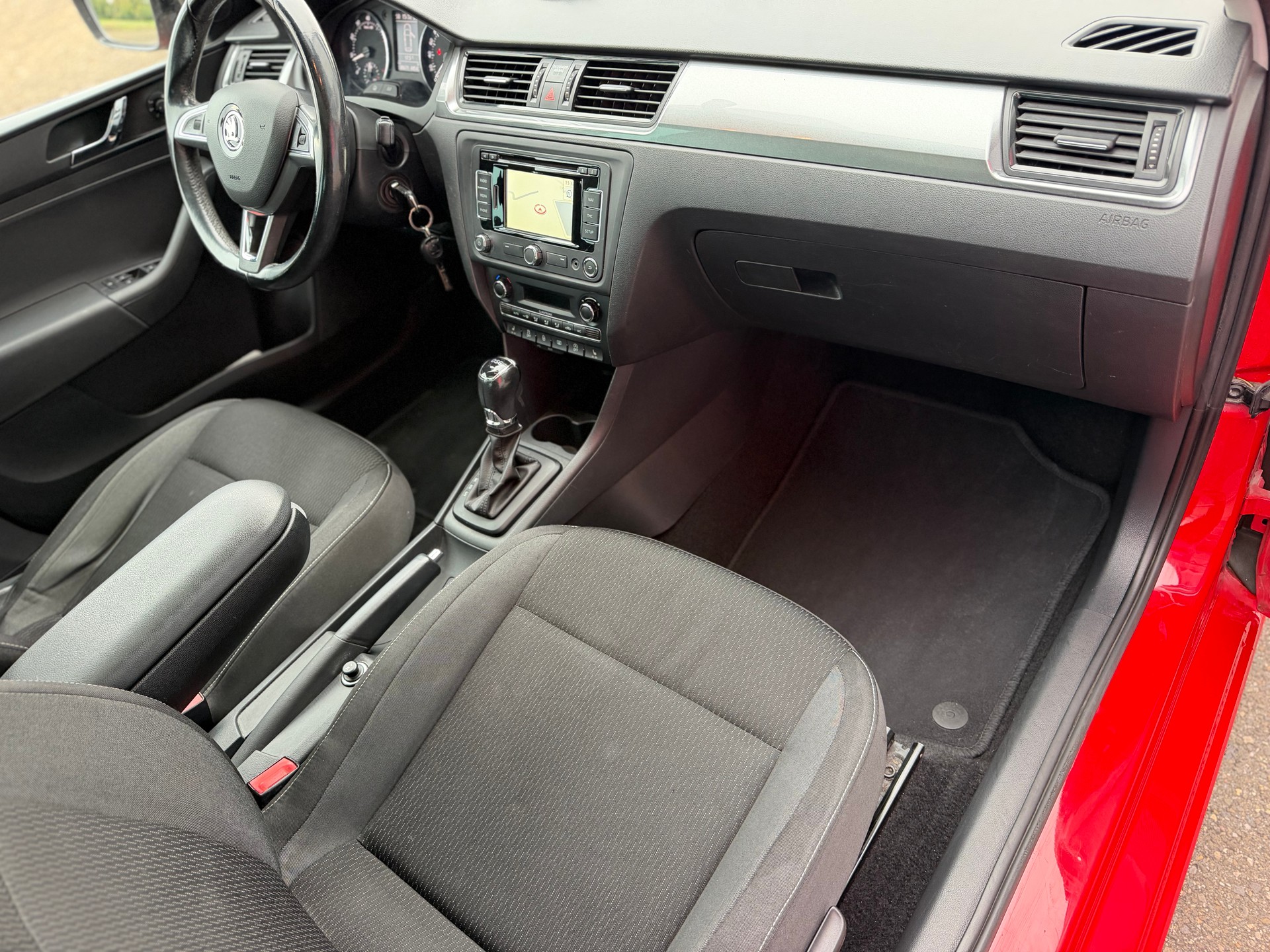 SKODA Rapid Spaceback 1.4 TSI Ambition DSG-image-12