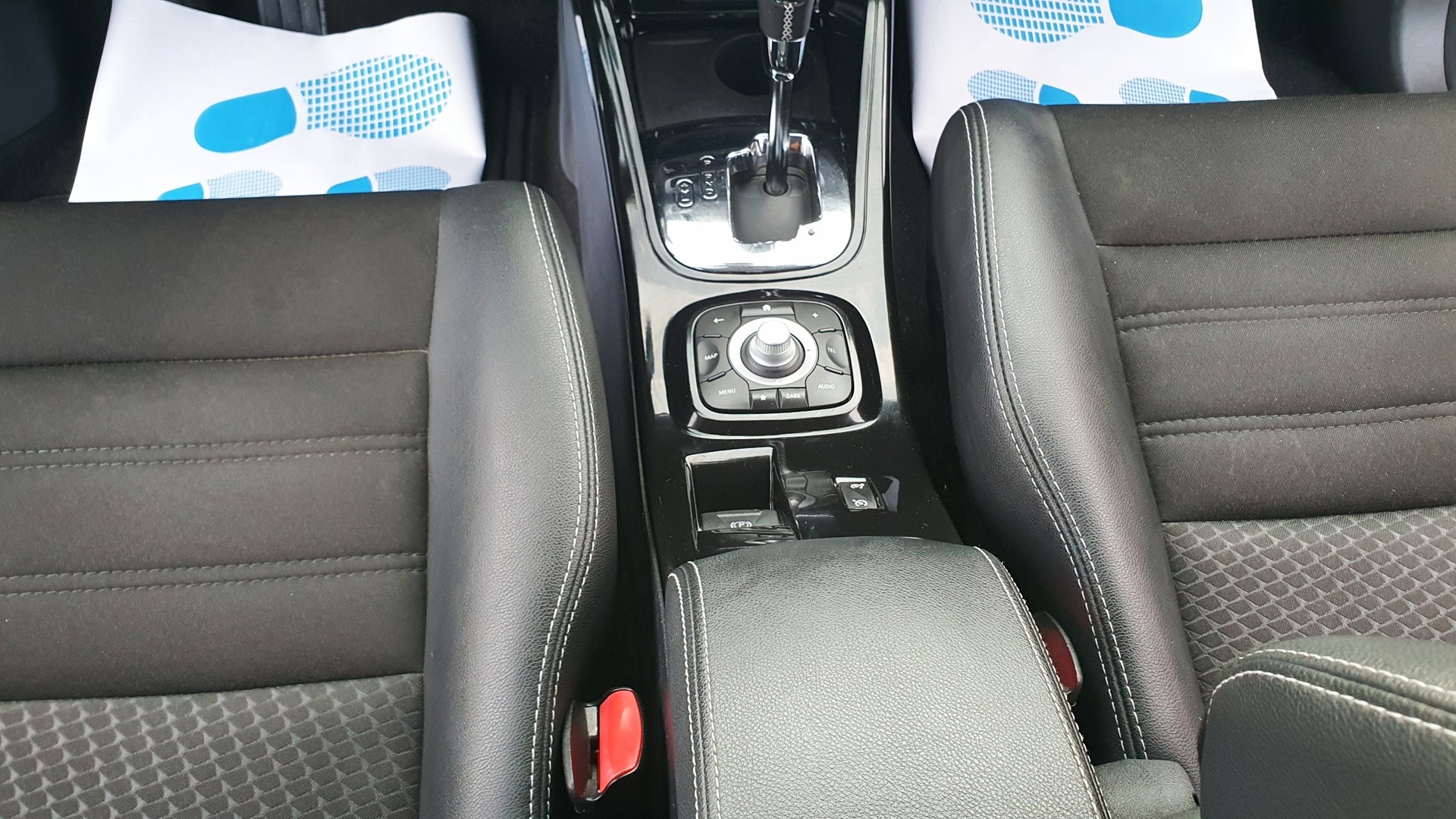 RENAULT Mégane Grandtour 1.2 16V Turbo Swiss Edition EDC-image-14