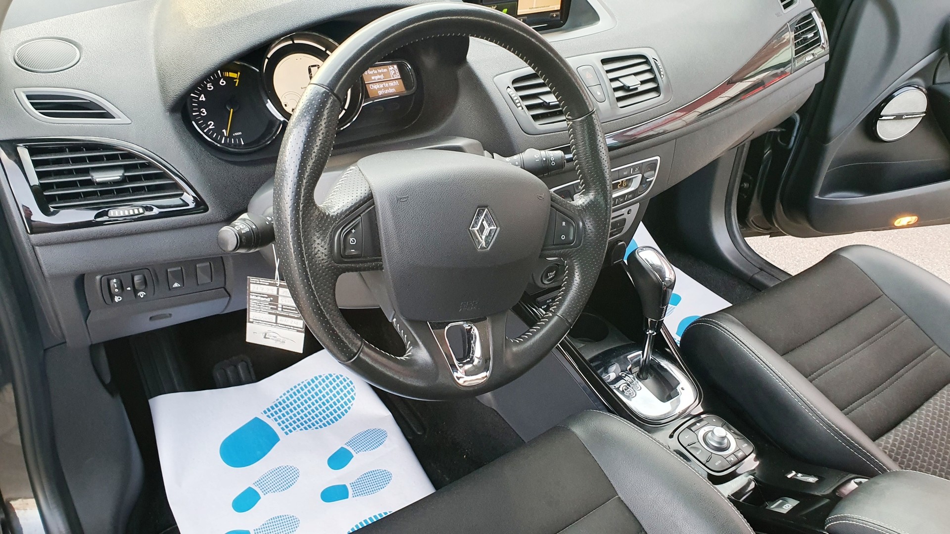 RENAULT Mégane Grandtour 1.2 16V Turbo Swiss Edition EDC-image-11