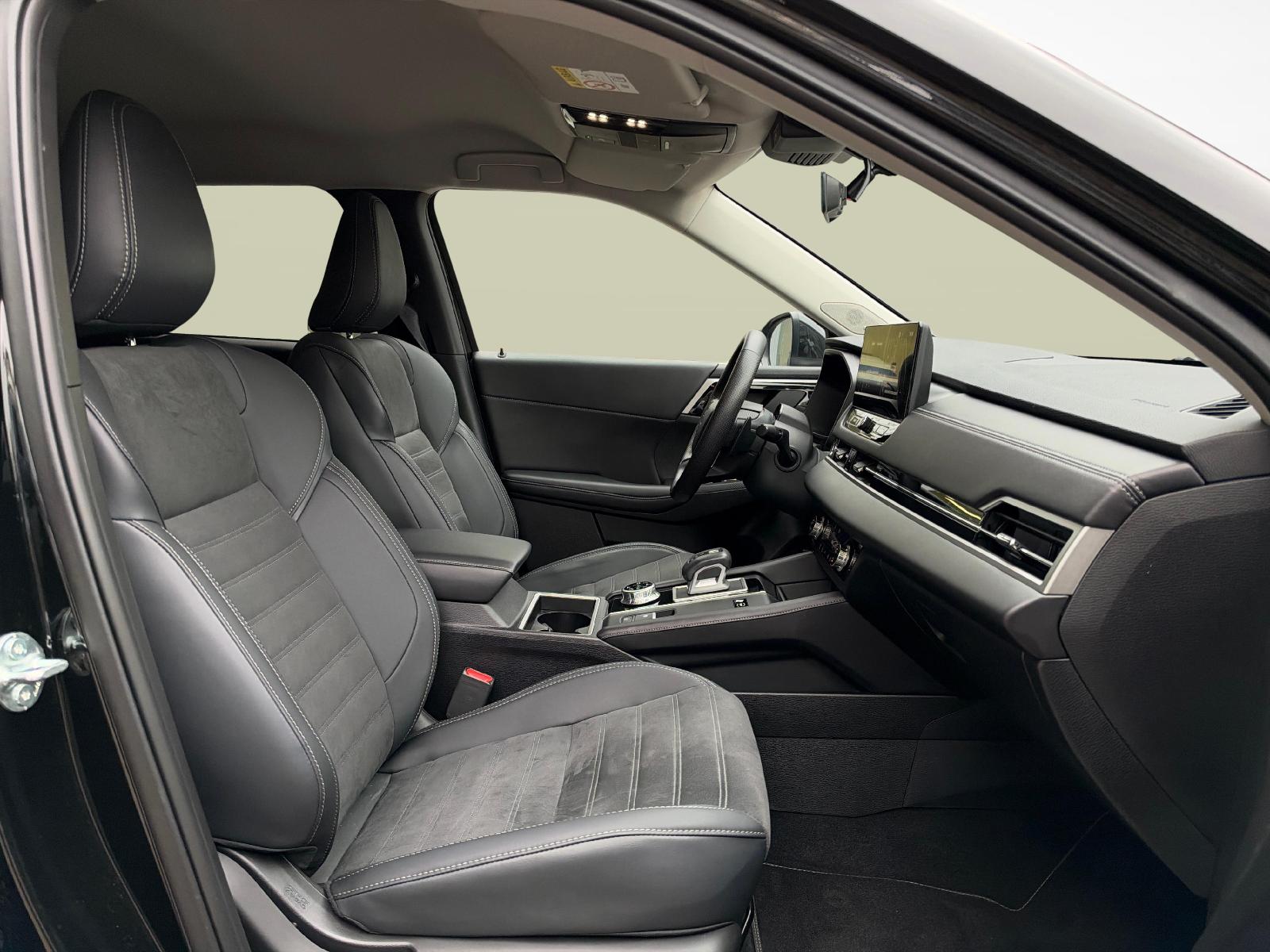 MITSUBISHI Outlander 2.4 PHEV Intense 4x4-image-9
