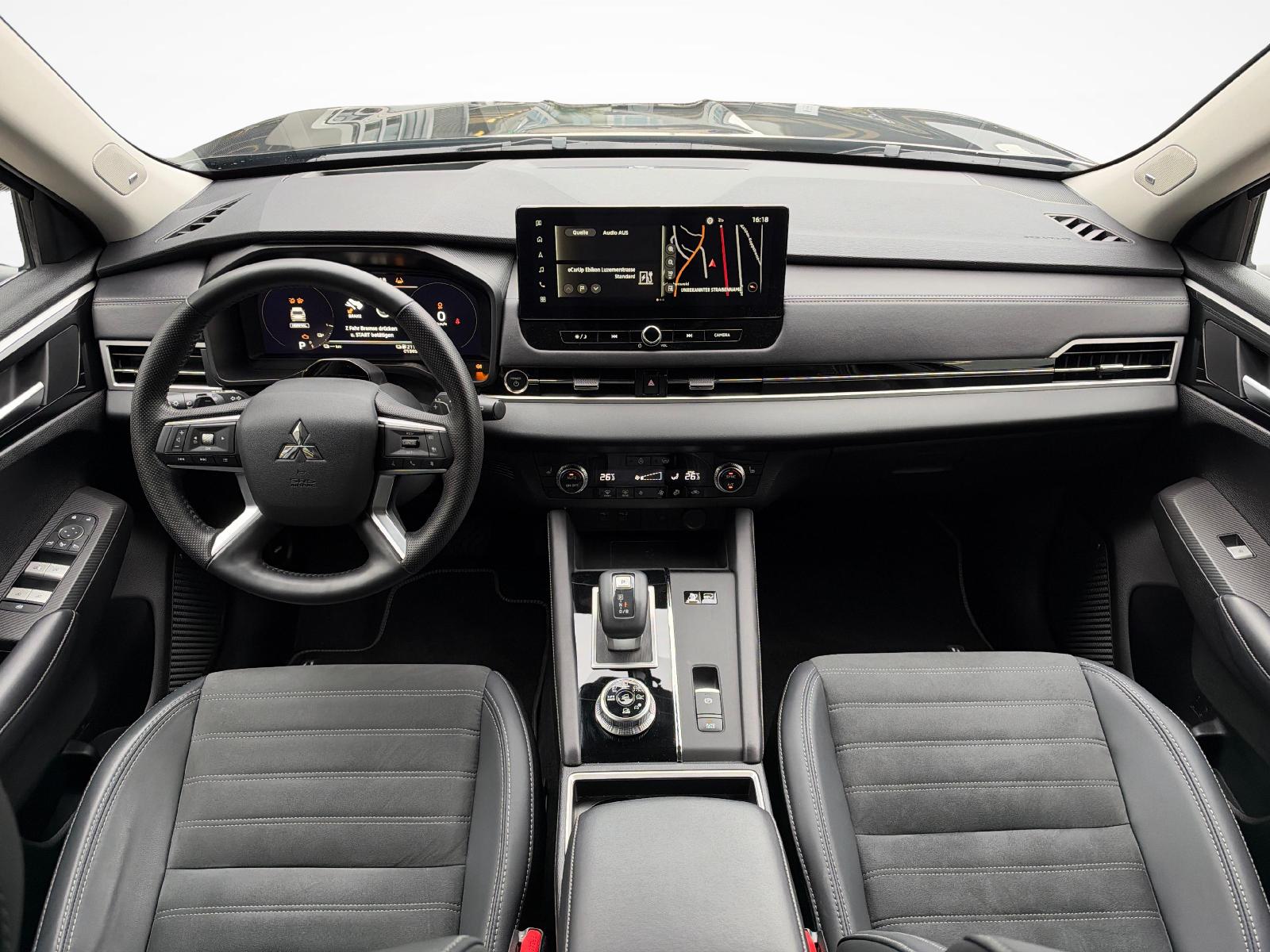 MITSUBISHI Outlander 2.4 PHEV Intense 4x4-image-8