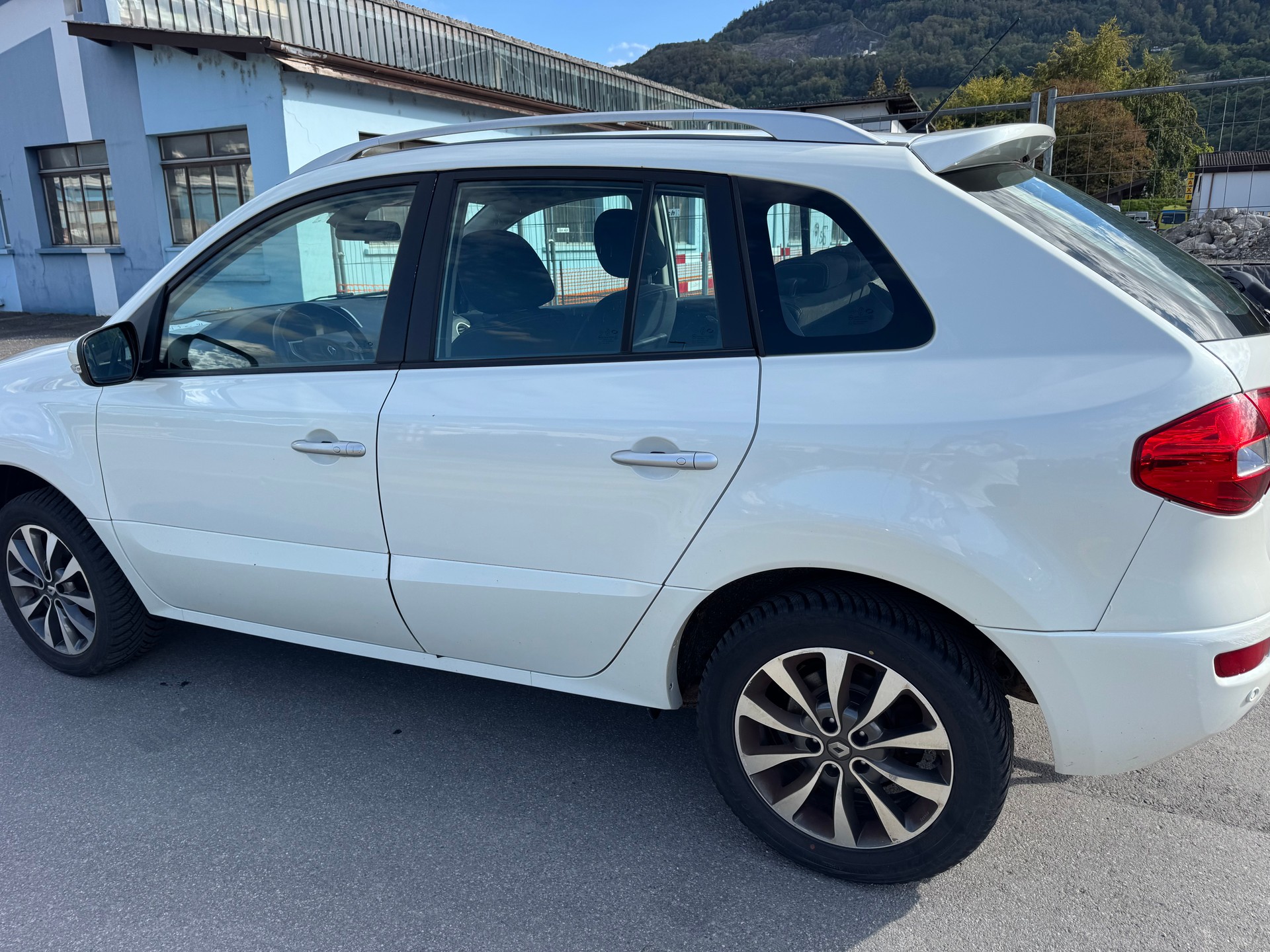 RENAULT Koleos 2.5 Dynamique 4x4-image-5
